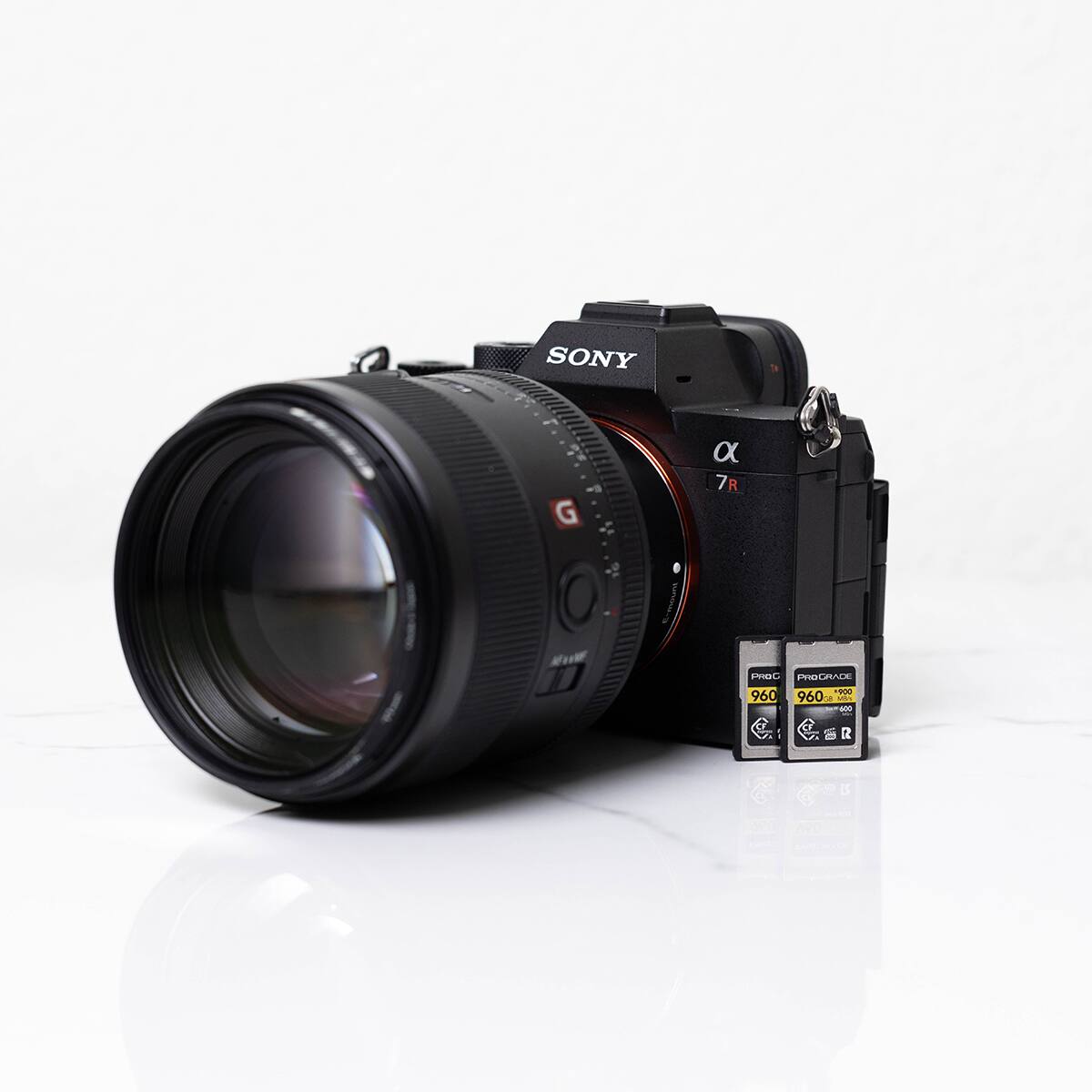 SONY  
α 7R  
G  
PROGRADE 960 960 06 VOLU 600  
CF  
R