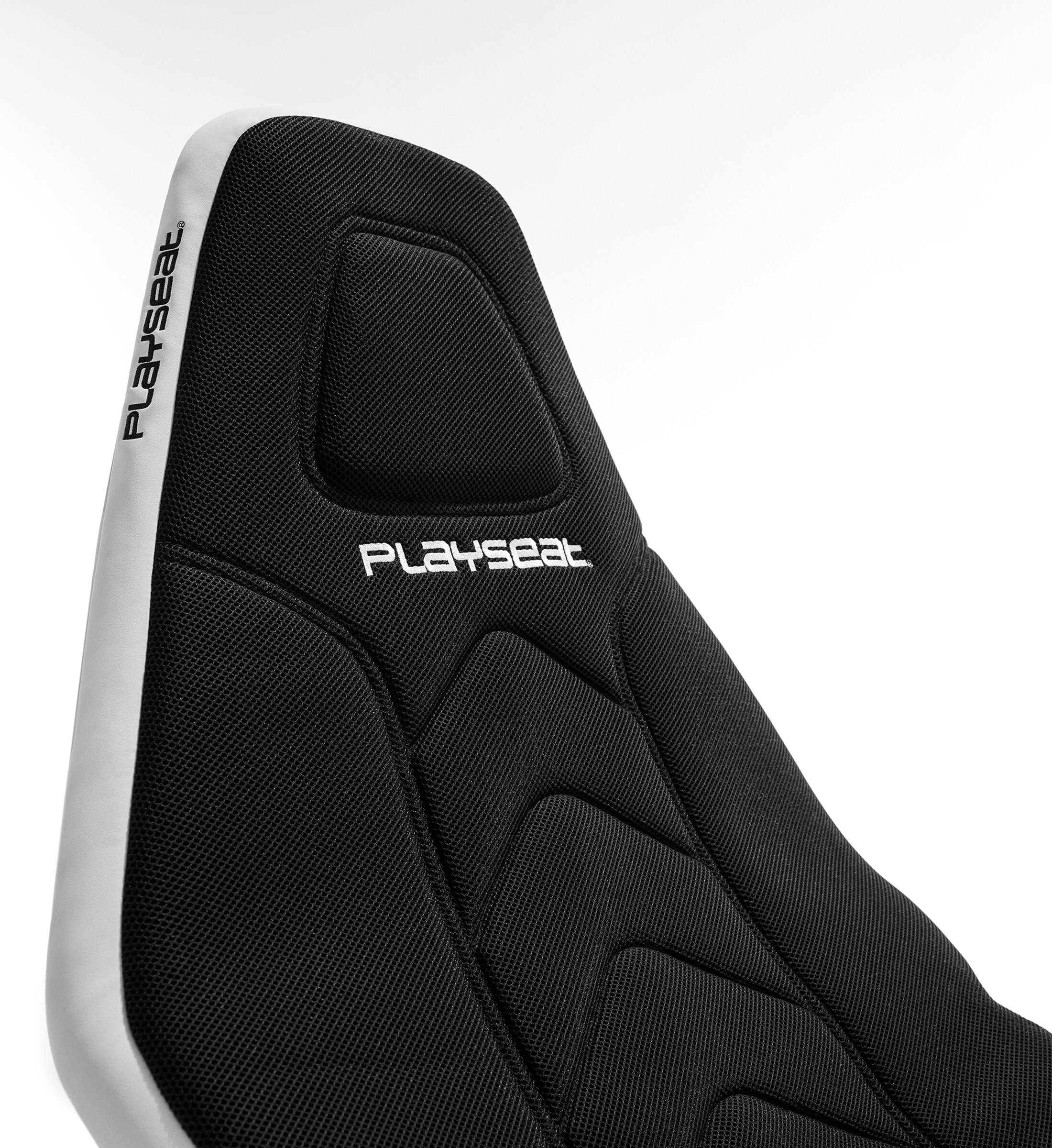 PLAYSEAT