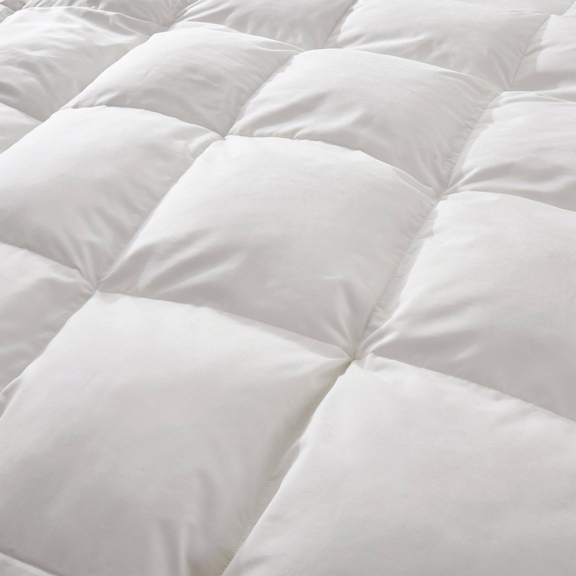 Left. Puredown - Puredown 3-in-1 800FP 90% Down Comforter with 400 TC Cotton Shell, All Season Detachable Duvet Insert, Full/Queen - White.