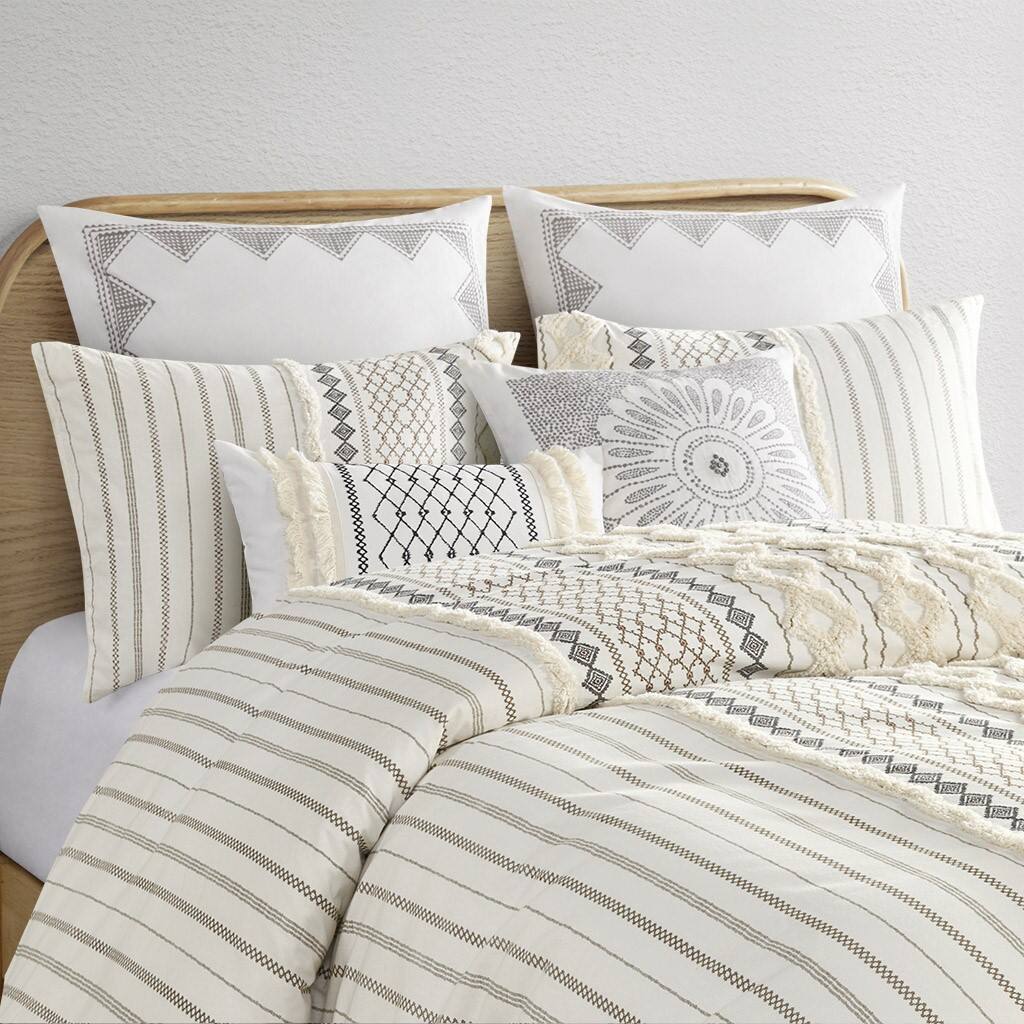 Alt View 2. Gracie Mills - Gracie Mills Modesto Printed Cotton Comforter Set with Chenille - Ivory.