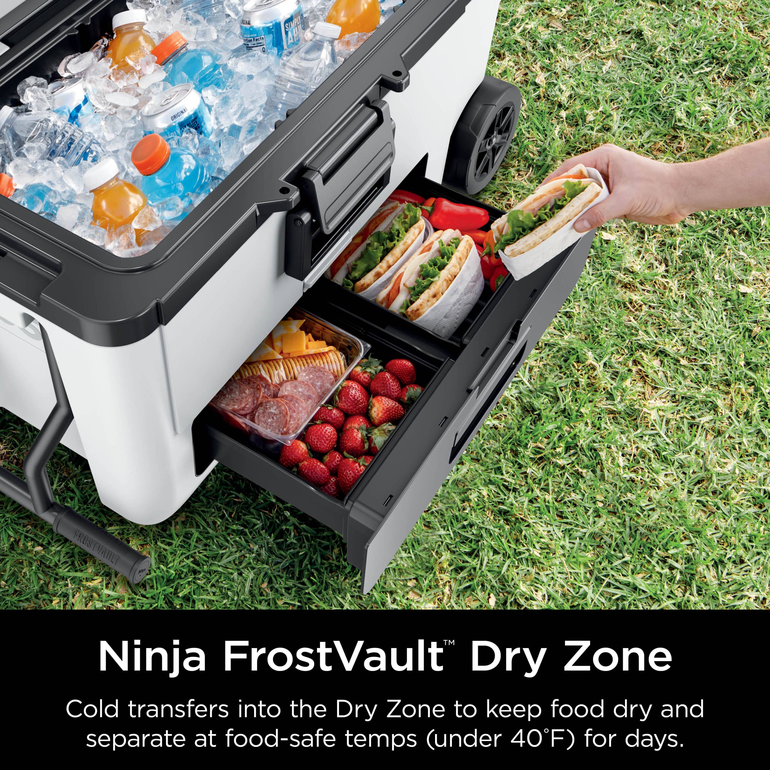 Ninja FrostVault™ Dry Zone

Cold transfers into the Dry Zone to keep food dry and separate at food-safe temps (under 40°F) for days.