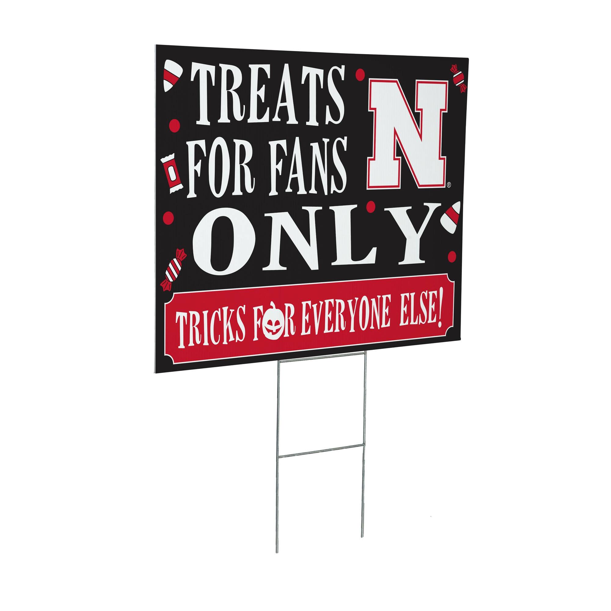 TREATS FOR FANS ONLY  
TRICKS FOR EVERYONE ELSE!
