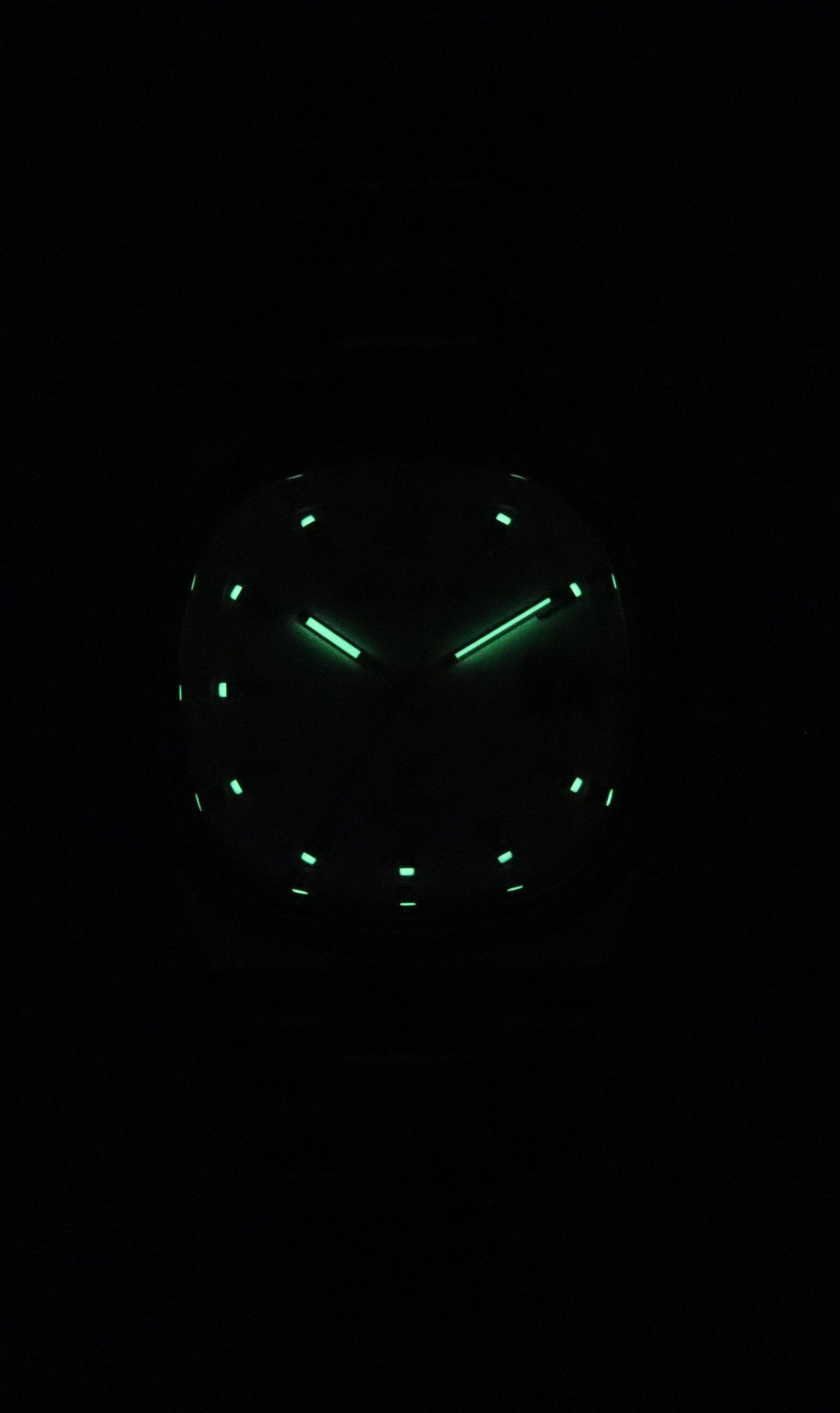 Angle. Bulova - Classic Super Seville 262kHz Precisionist Quartz 96B444 Men's Watch Stainless Steel Bracelet Silver Dial - Silver.