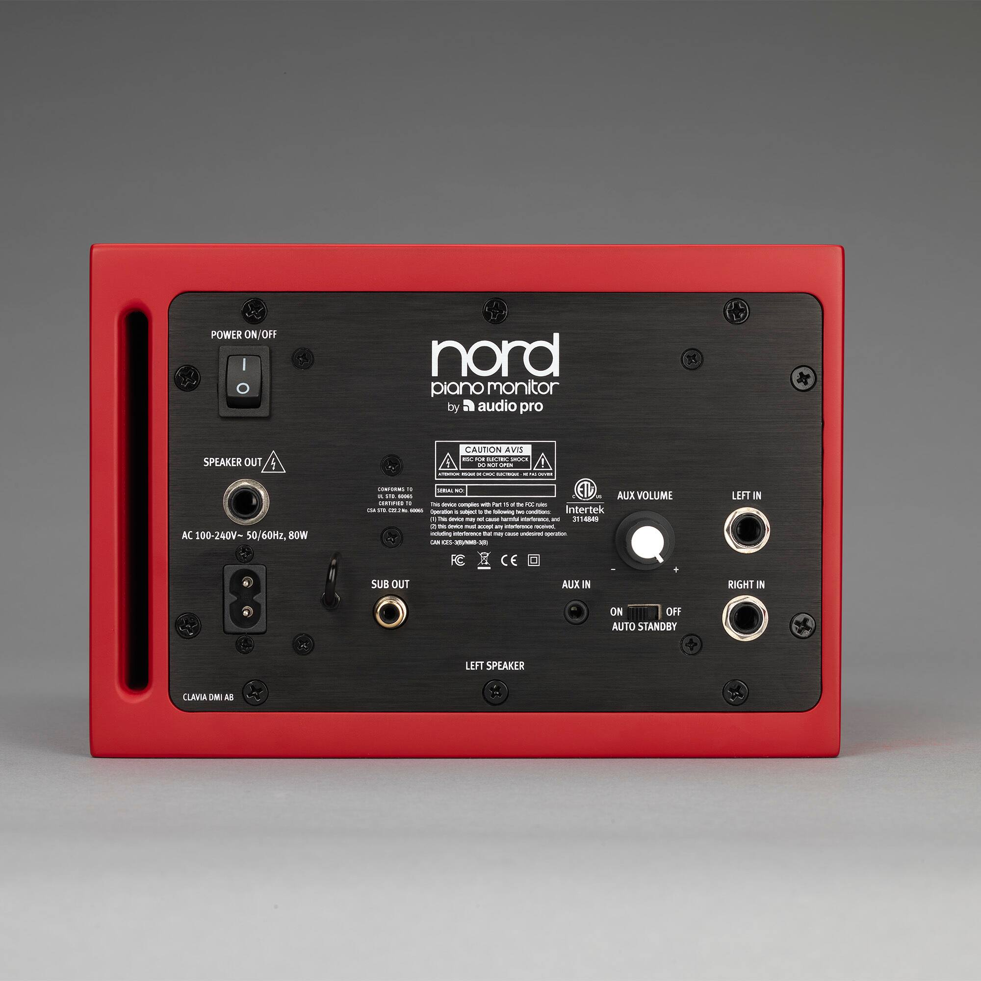 POWER ON/OFF  
nord piano monitor by audio pro  
SPEAKER OUT  
AC 100-240V- 50/60Hz  
BOW CAUTION  
AVS  
AUX VOLUME  
LEFT IN  
RC  
SUB OUT  
AUX IN  
RIGHT IN  
ON OFF AUTO STANDBY  
LEFT SPEAKER  
CLAVIA 38  
CLAVIA DMI A/B