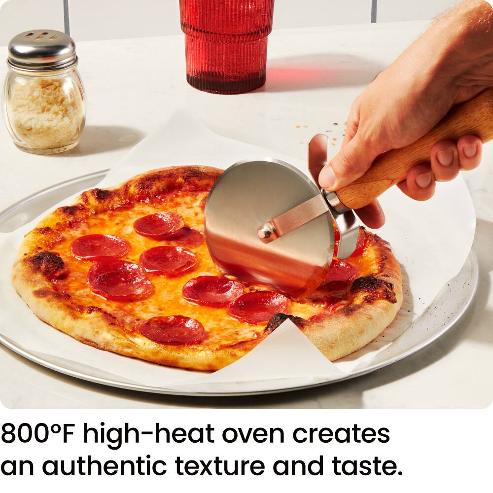 800°F high-heat oven creates an authentic texture and taste.