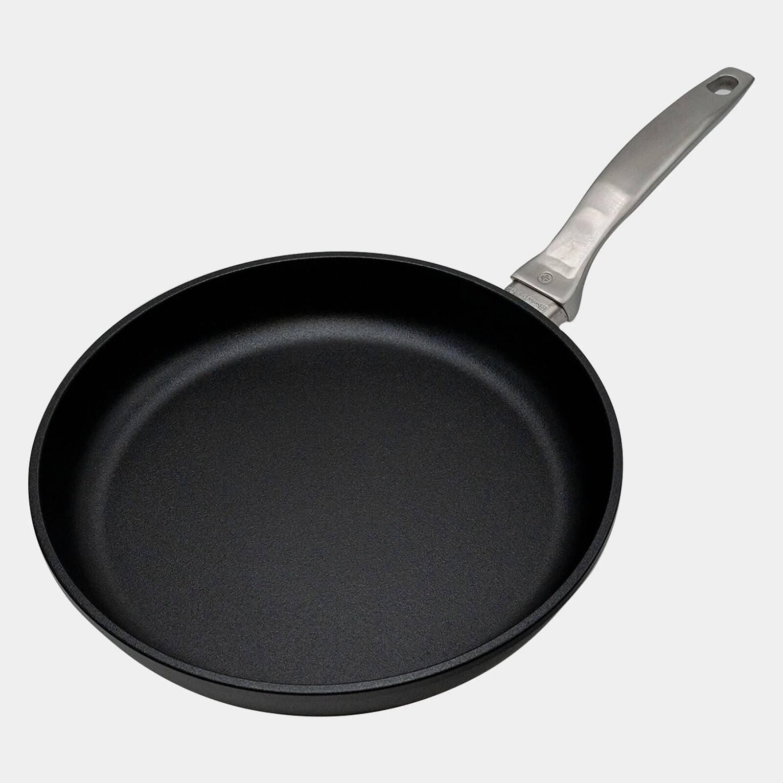 Front. Swiss Diamond - CHD Induction Fry Pan, 10.25-Inch - Black.