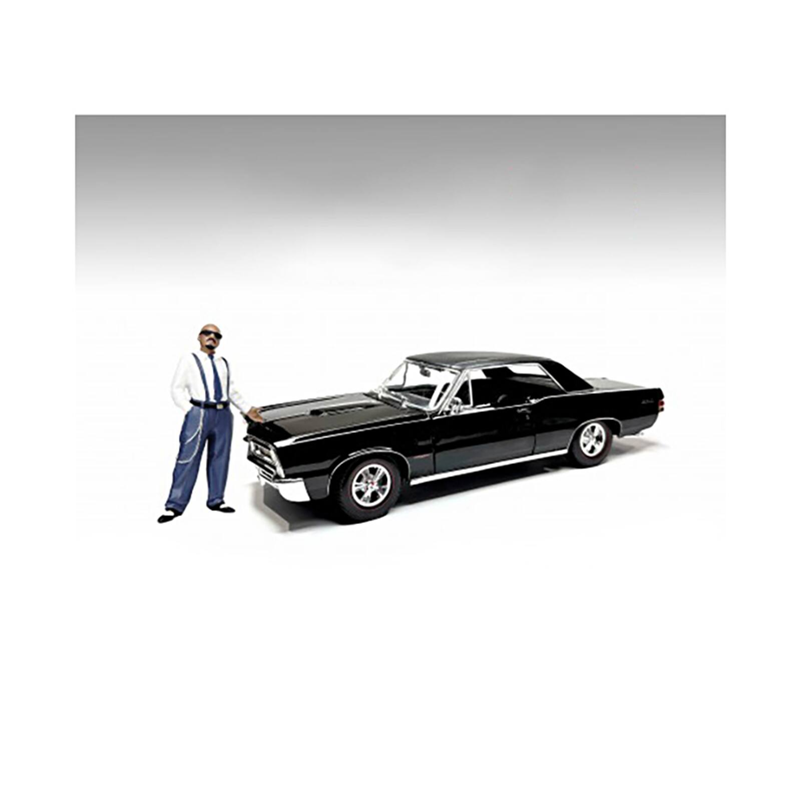 Front. American Diorama - "Hanging Out 3" Figure #1 for 1/24 Scale Models by American Diorama.