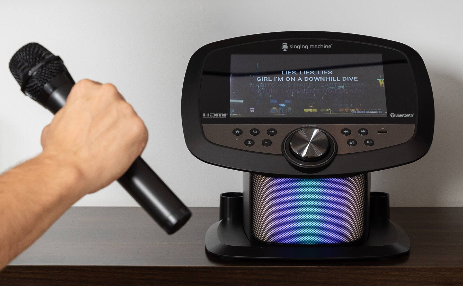 singing machine

LIES, LIES  
GIRL I'M ON A DOWNHILL DIVE  
HABITS AND HARD HEART BREAKS  
NOTHIN I WOULDN'T DO FOR YOU

HOMI

Bluetooth