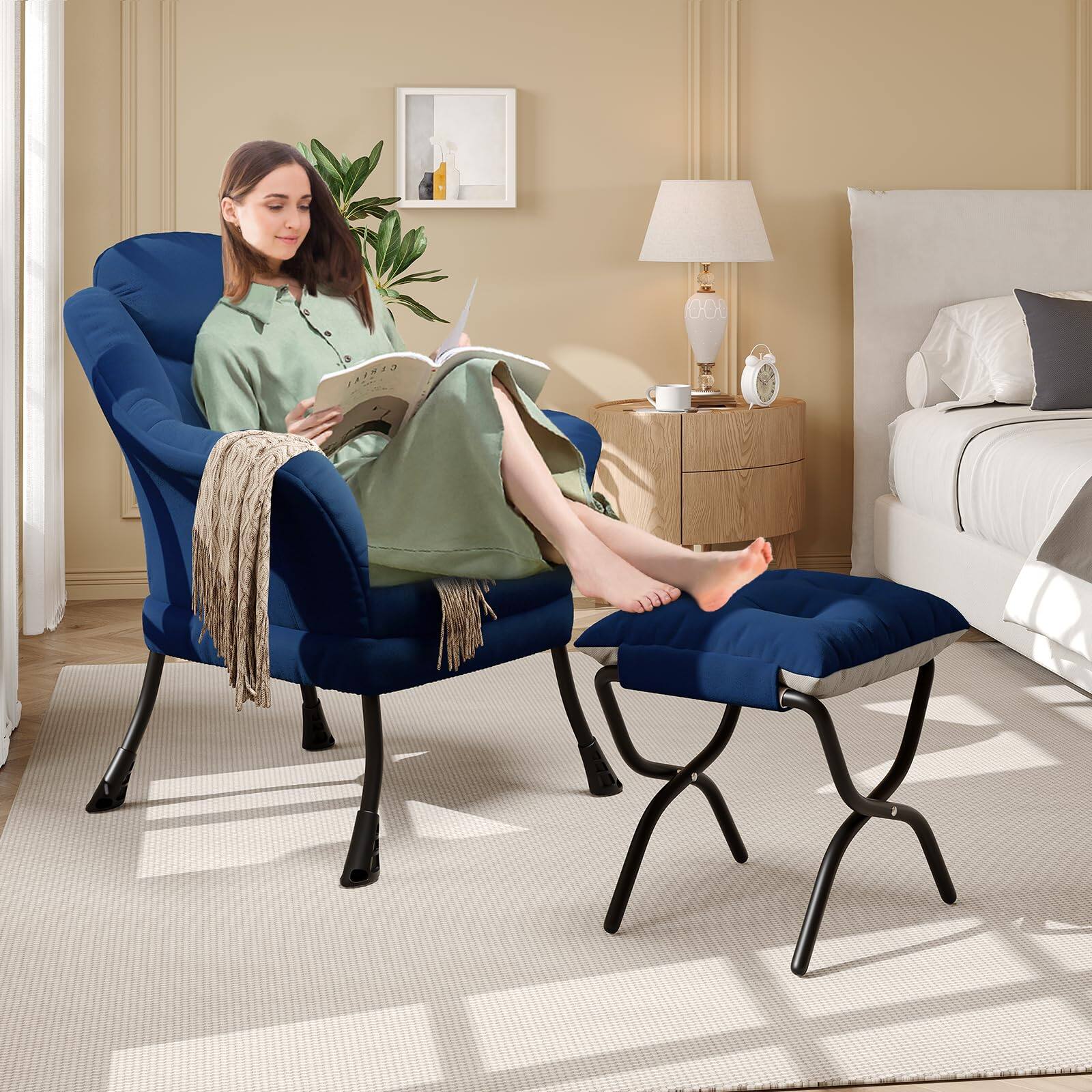 The text on the image is:

"000 1ISIS"