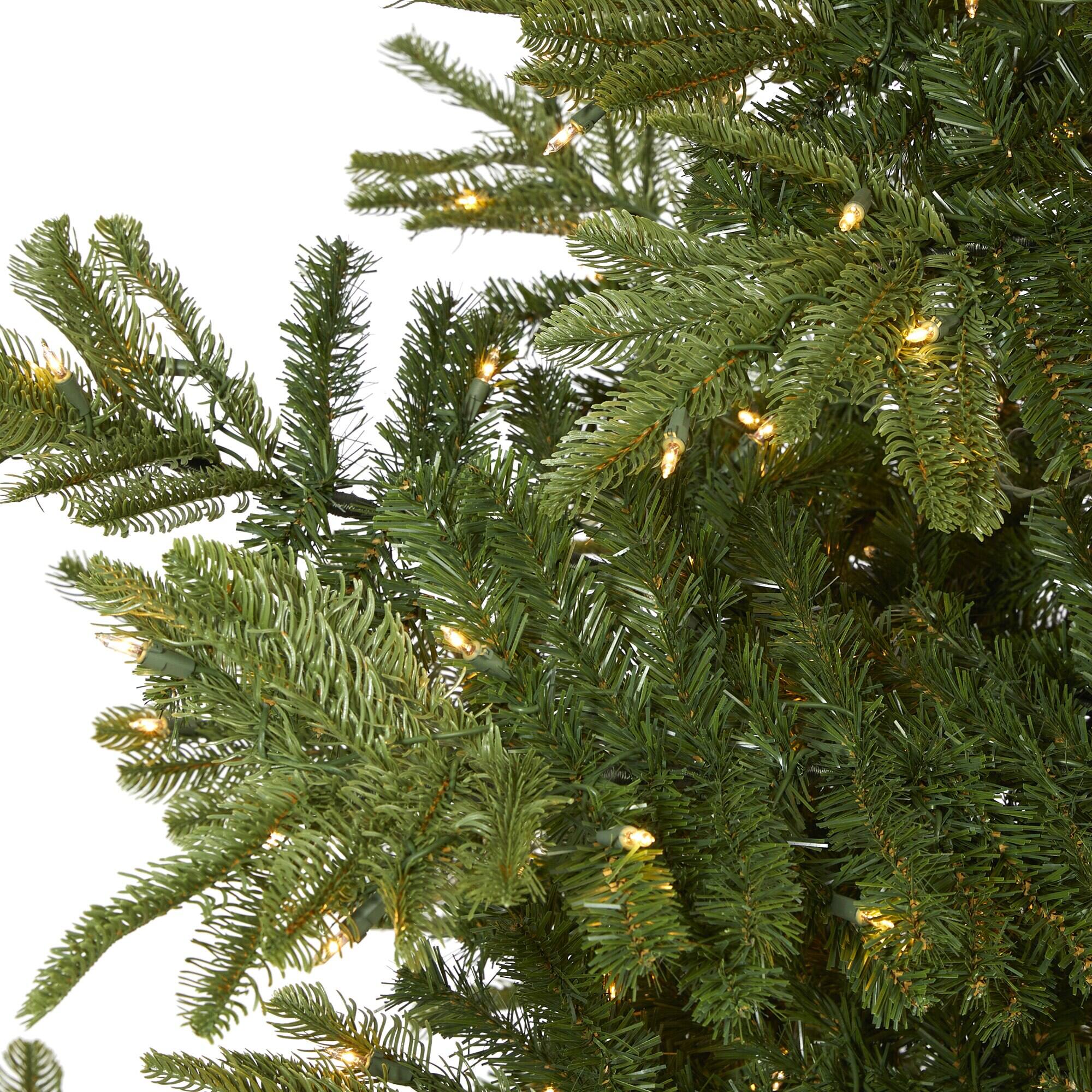 Back. BreeBe - 9’ Washington Spruce Xmas Tree with 750 LEDs & 2055 Tips - Green.