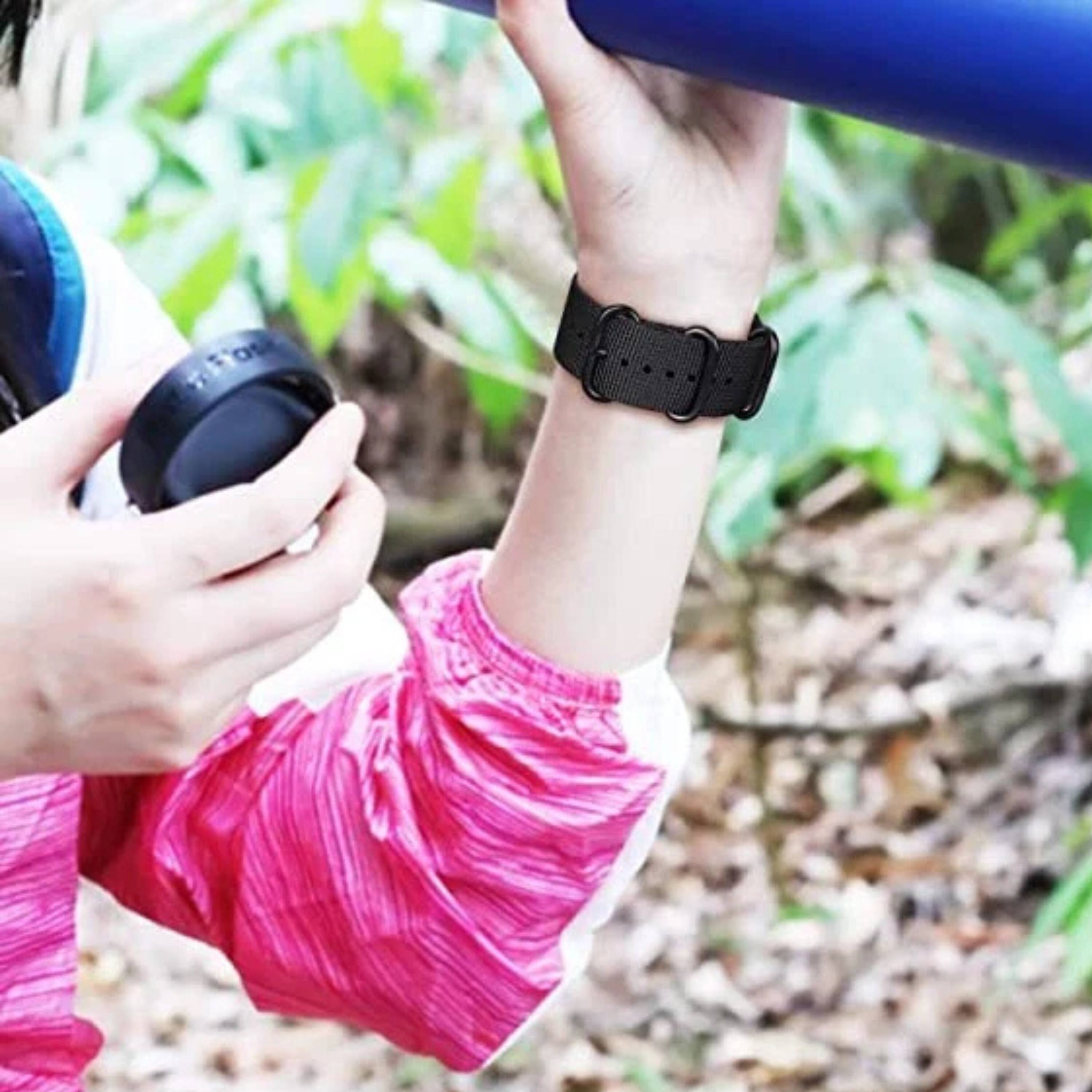 Back. Kitcheniva - Woven Nylon Strap for Samsung Galaxy Watch 3 45mm & Galaxy Watch 46mm Gray - Gray.