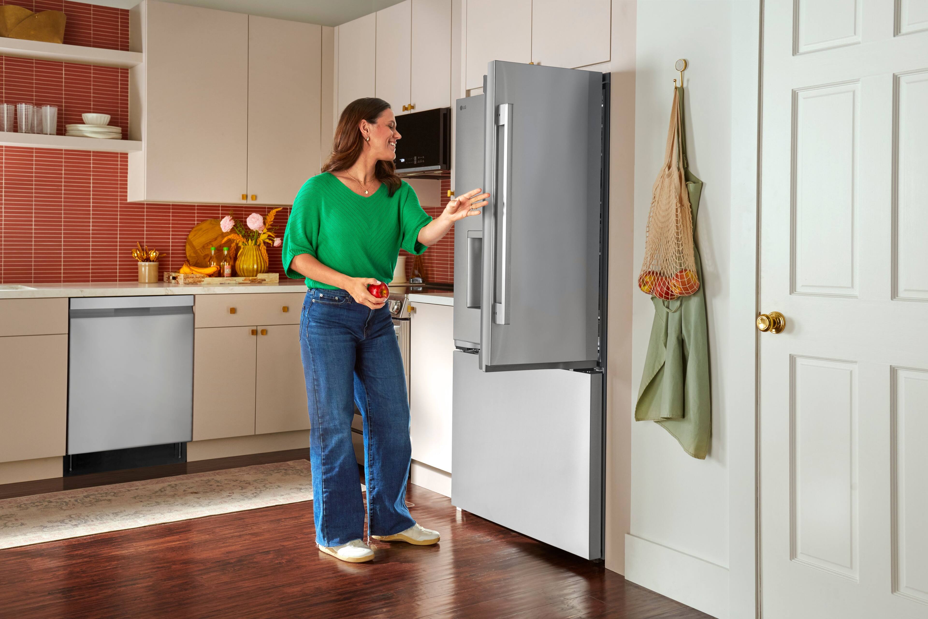 Alt View 26. LG - 36-in Wide 23.7 Cu. Ft. French Door Counter-Depth MAX Smart Refrigerator with Zero Clearance Hinge System and Thin Door - PrintProof Stainless Steel.