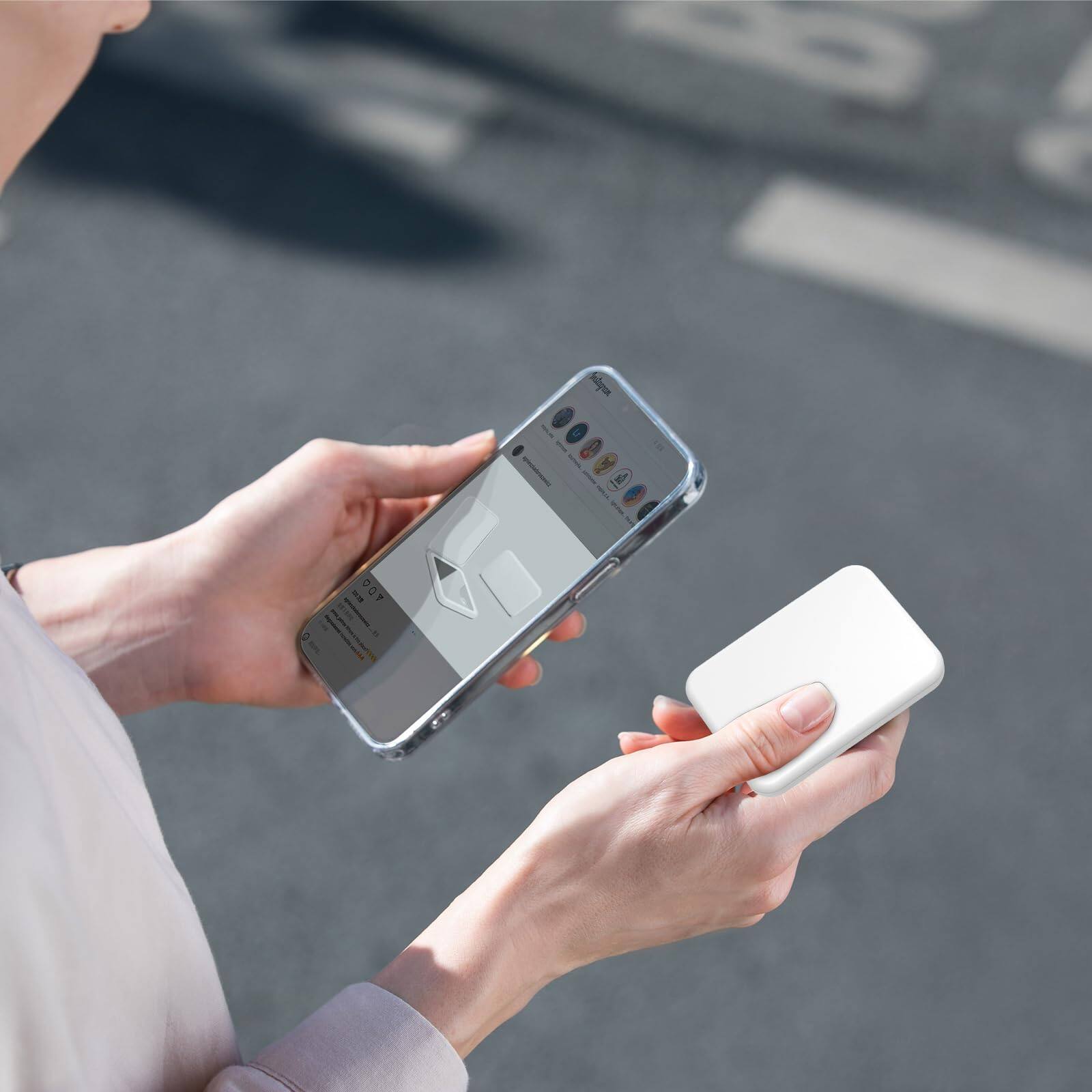 Left. Comfort Essence - Mirror Makeup Light Color High Quality Modern Design Elegant Stylish Professional Premium Quality - White.