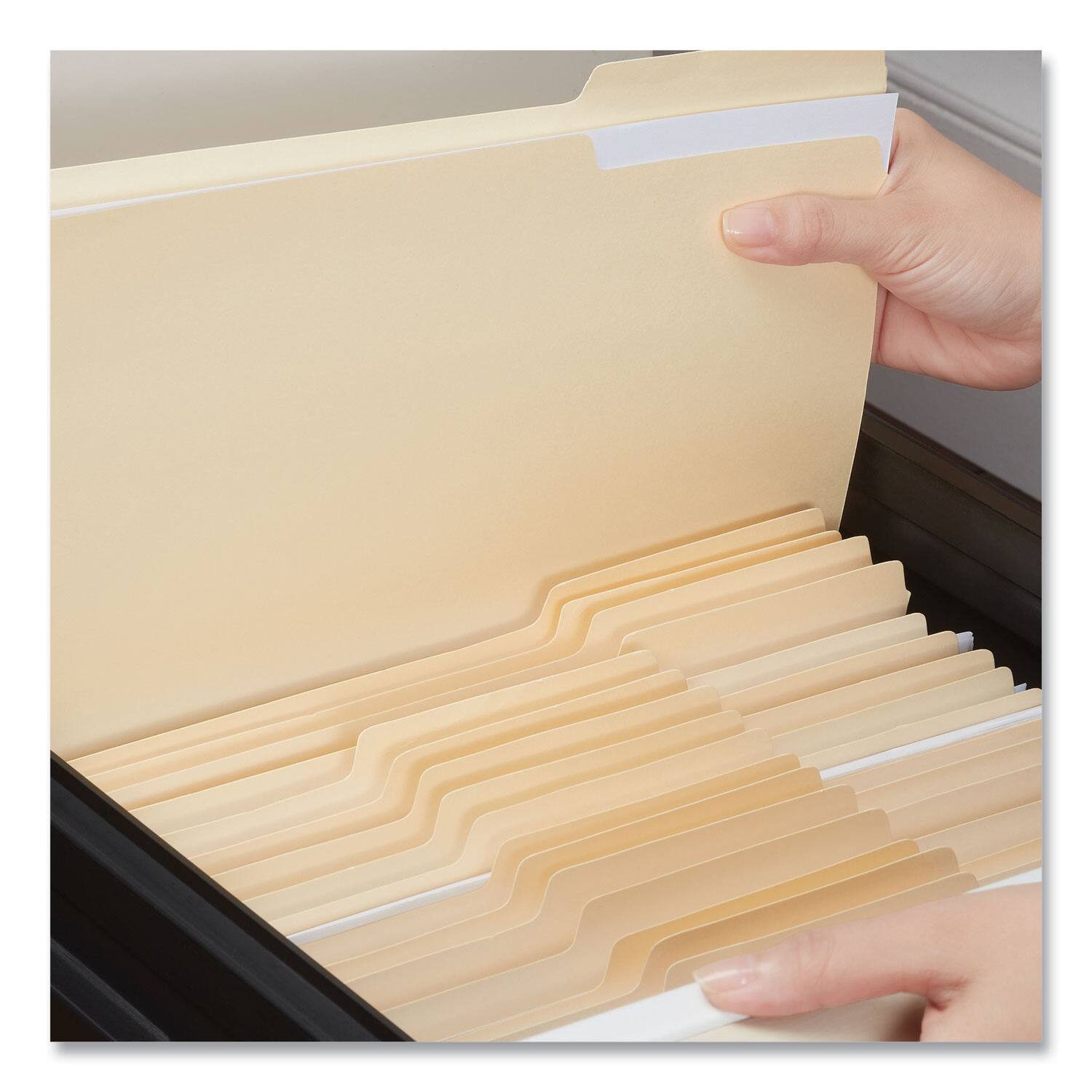 Angle. Universal - Top Tab File Folders, 1/3-Cut Tabs: Assorted, Letter Size, 0.75" Expansion, Manila, 50/Box.