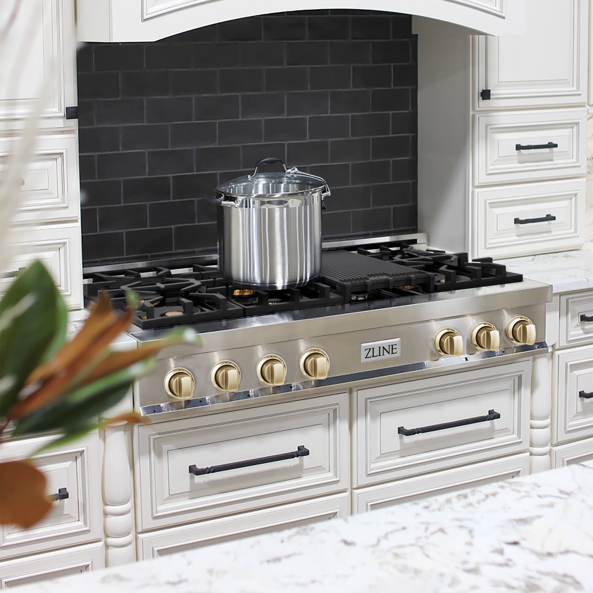 Angle. ZLINE - Autograph Edition 48 in. Slide-In Legacy Gas Rangetop with 7 Burners and Porcelain Cooktop with Polished Gold Accents - Stainless Steel.