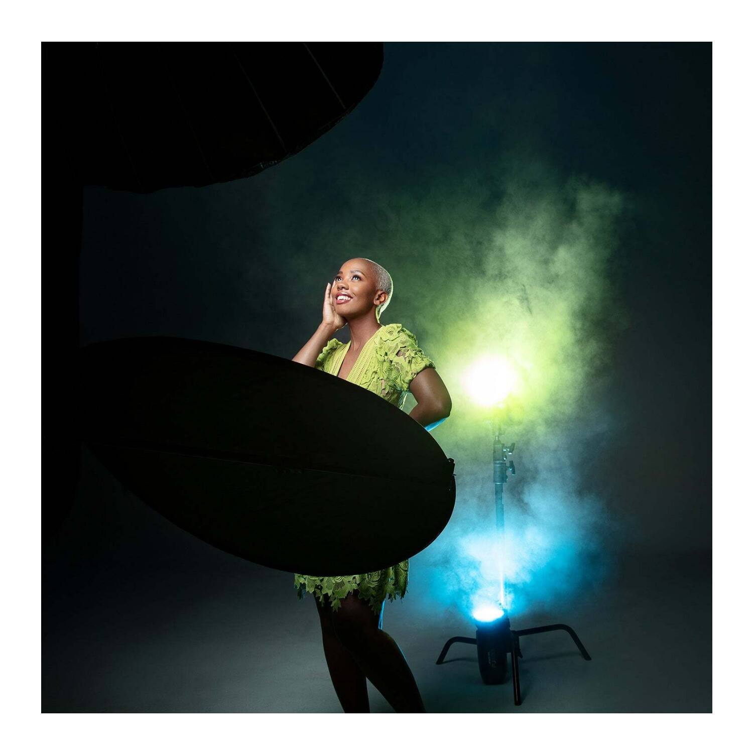 Back. Westcott - Westcott FJ400 II Touchscreen Strobe with Softbox, FlexiGels, and Accessory Kit.