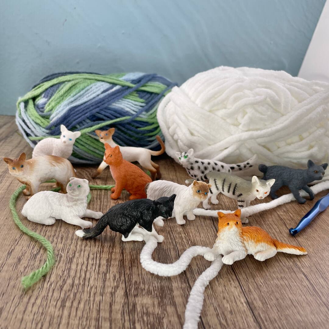 Alt View 3. Safari Ltd. - Domestic Cats Toob Toy.