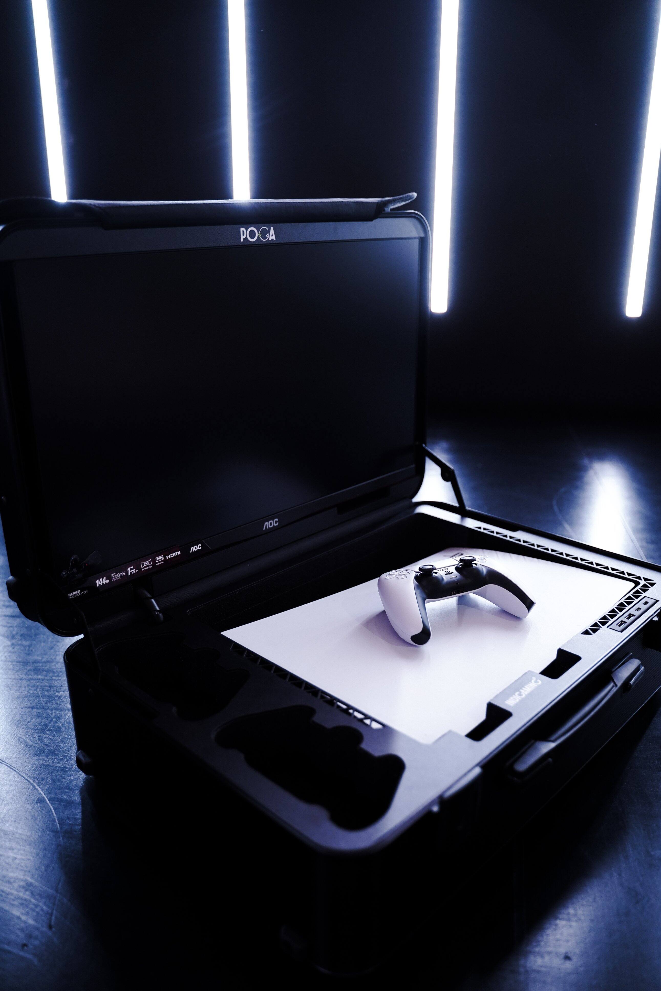 The text on the image reads "POGA GA - MG - EALTE C - Fo. 144 LILE a IOICAMING." This text is likely a combination of different elements, such as a brand name, product model, and other information. However, it is not possible to accurately group and correct the text without more context or understanding of the original language.