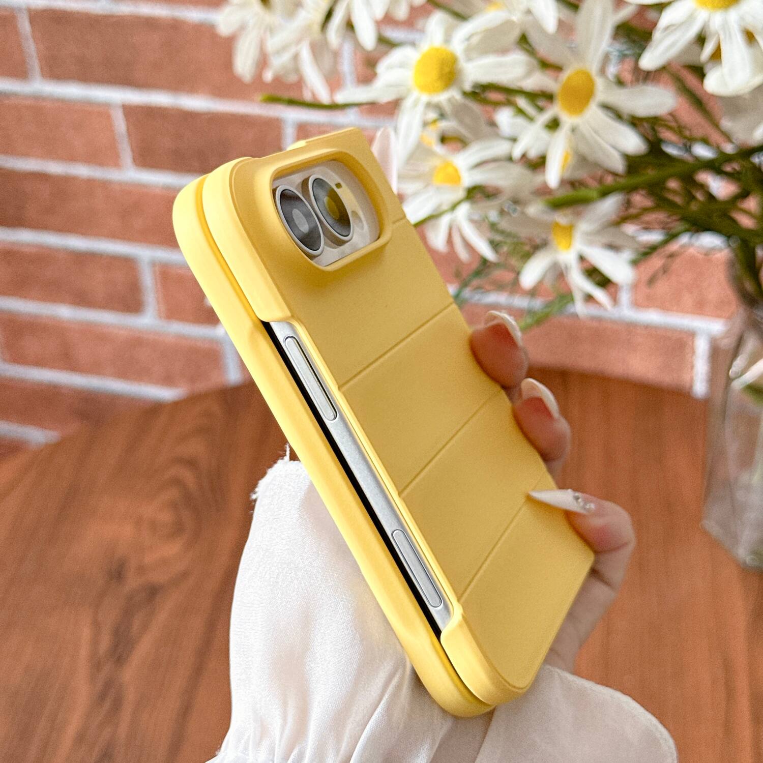 Left. Dteck - for Apple iPhone Duo 2026 Heat Dissipation Hard PC Case,Shock-absorbent Non-Slip Back Cover Protective Case - White.