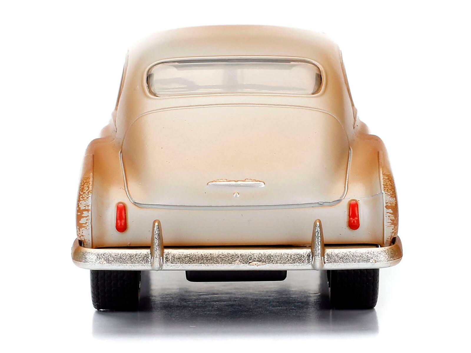 Alt View 1. Jada - Dom's Chevrolet Fleetline Fast & Furious F8 "The Fate of the Furious" Movie 1/32 Diecast Model Car by Jada - Orange, Black.