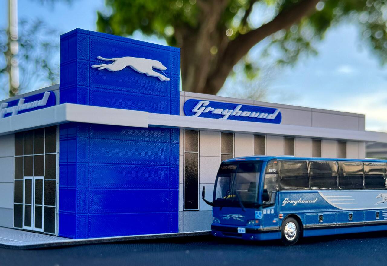 Greyhound  
8870  
Greyhound