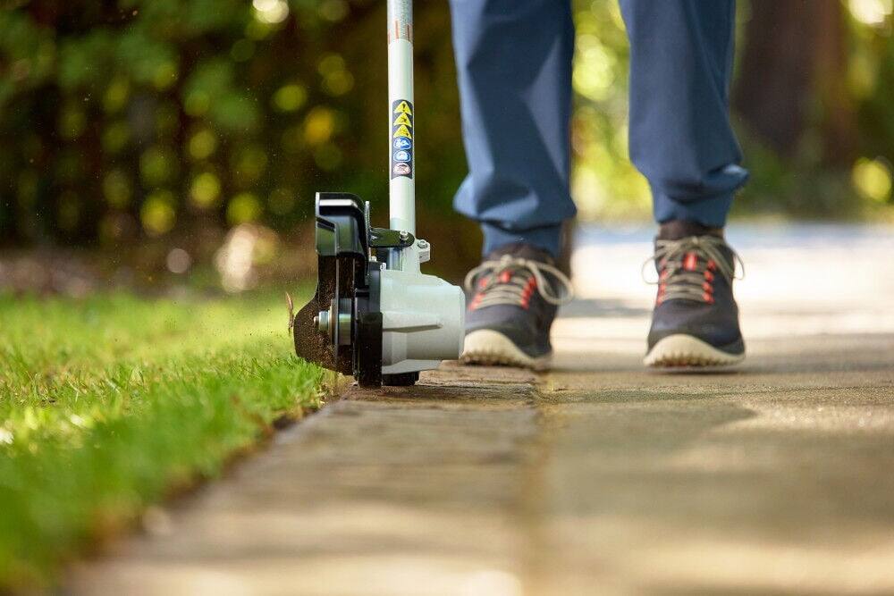 Back. Greenworks - Greenworks 2x24v 8" Brshless Edger 2701202 - Green.