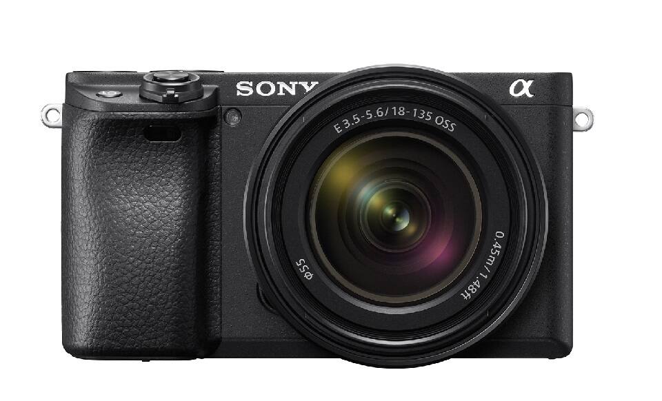 SONY E3.5-5.6/18-135 OSS 0.45m/1.48ft 0.45m/1.48ft a 55 0ss