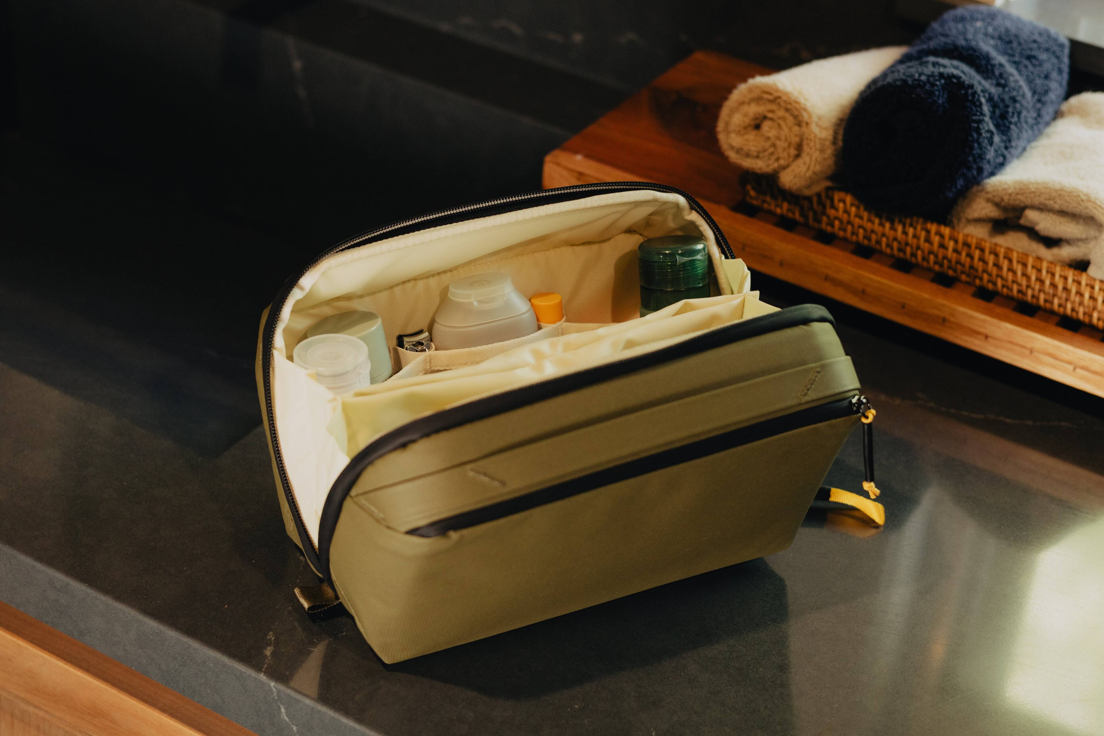 Back. Peak Design - Wash Pouch - Kelp.