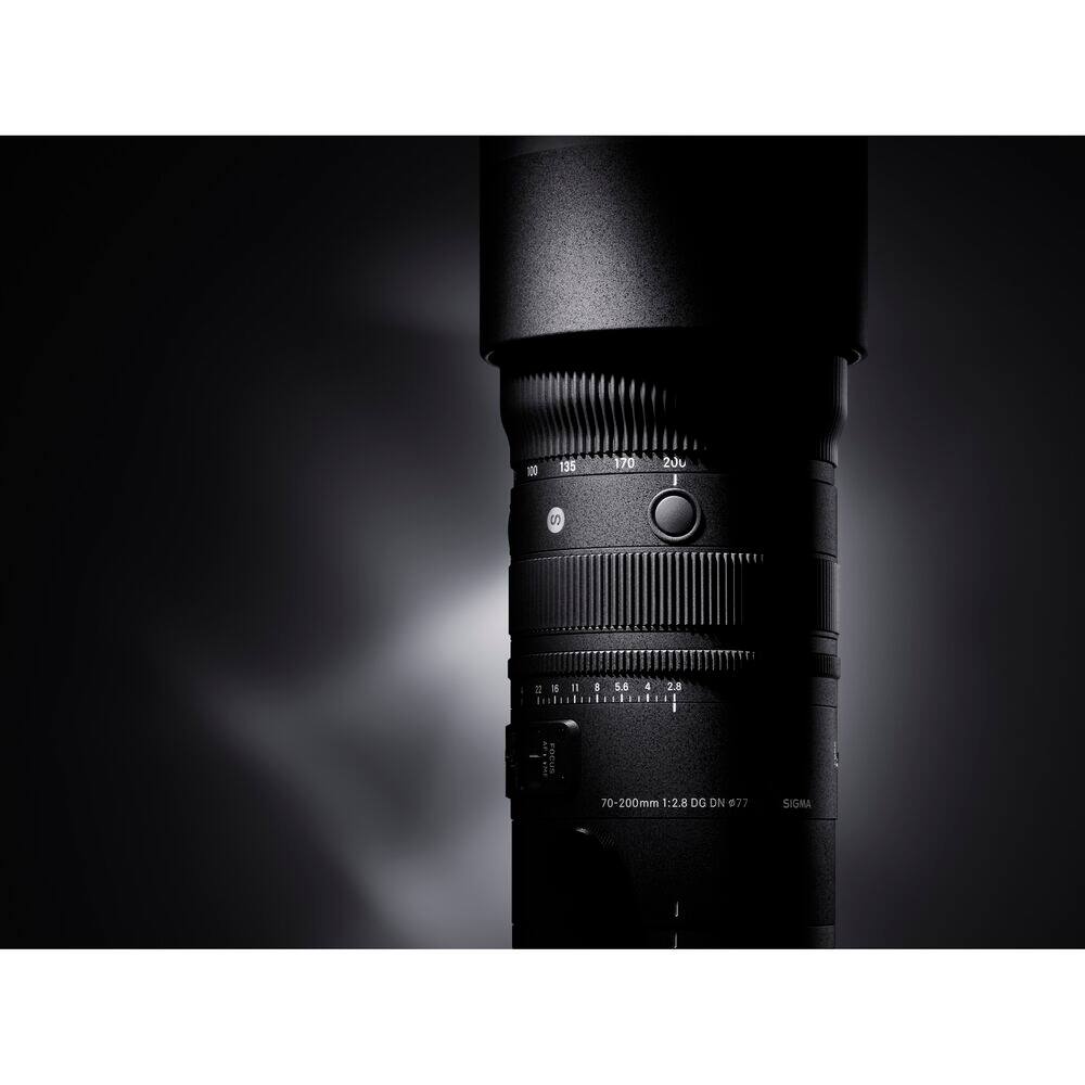 100 135 170 200  
1 5.6 4 2.8  
FOCUS  
70-200mm 1:2.8 DG DN 077  
SIGMA