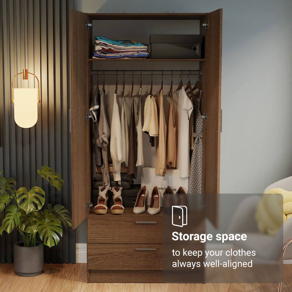 Storage space to keep your clothes always well-aligned
