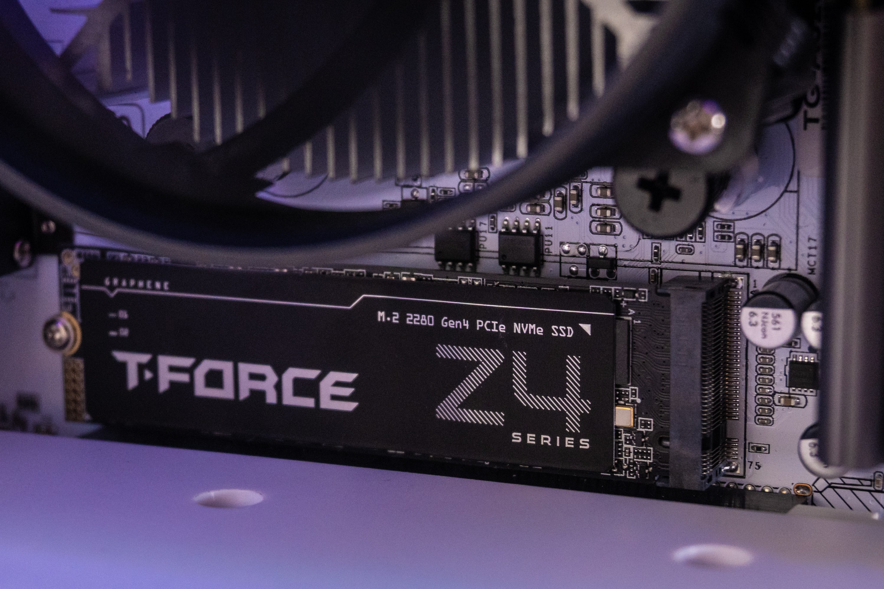 TG PUT PU1 E GRAPHENE M.2 2280 Gen4 PCIe NVMe SSD TFORCE Z4 SERIES 6.3 Nicon 561 . 75 MCT17