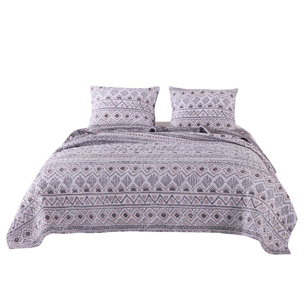 Angle. BreeBe - Denmark Quilt Set 3-Piece King/Cal King - Multi.