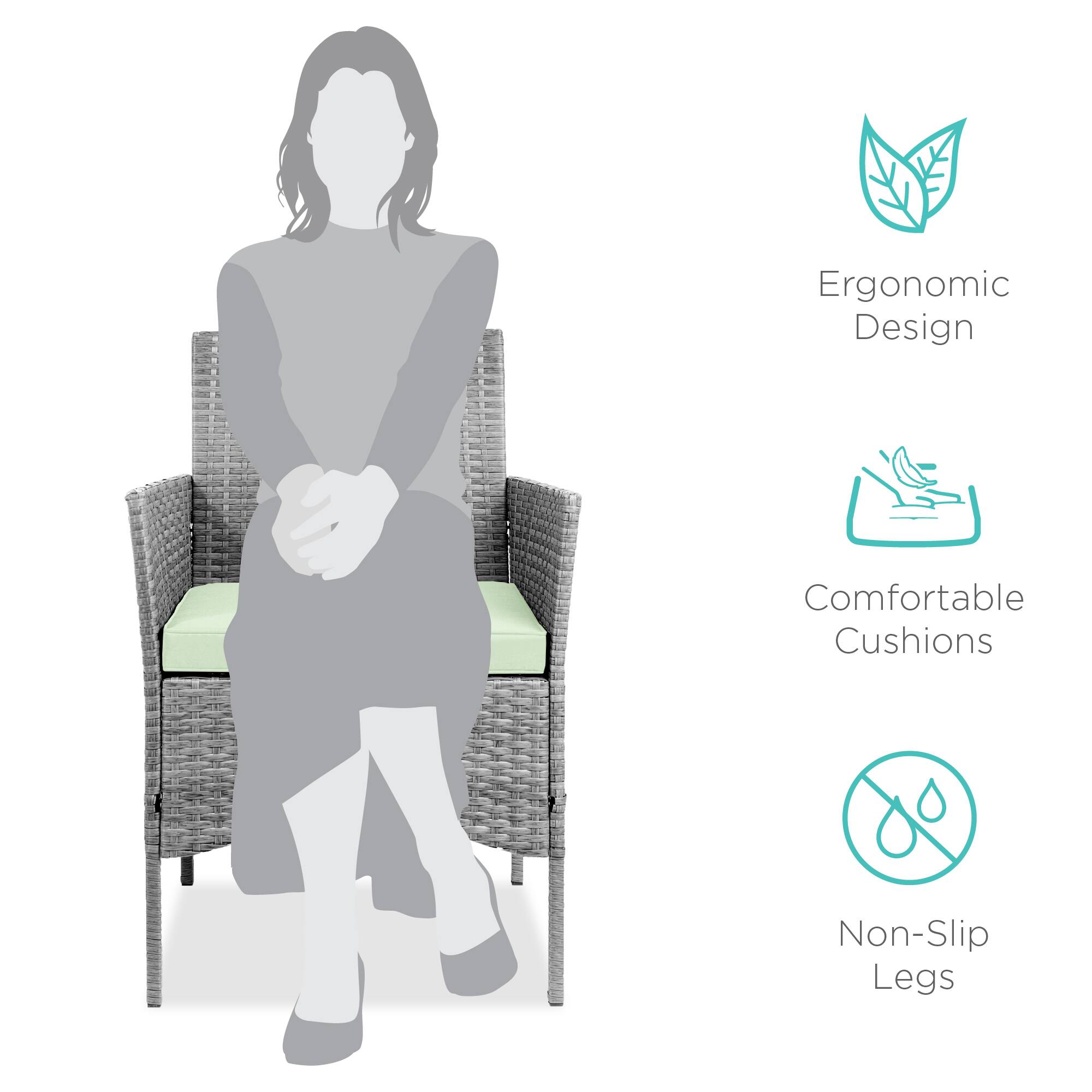 Ergonomic Design  
Comfortable Cushions  
Non-Slip Legs