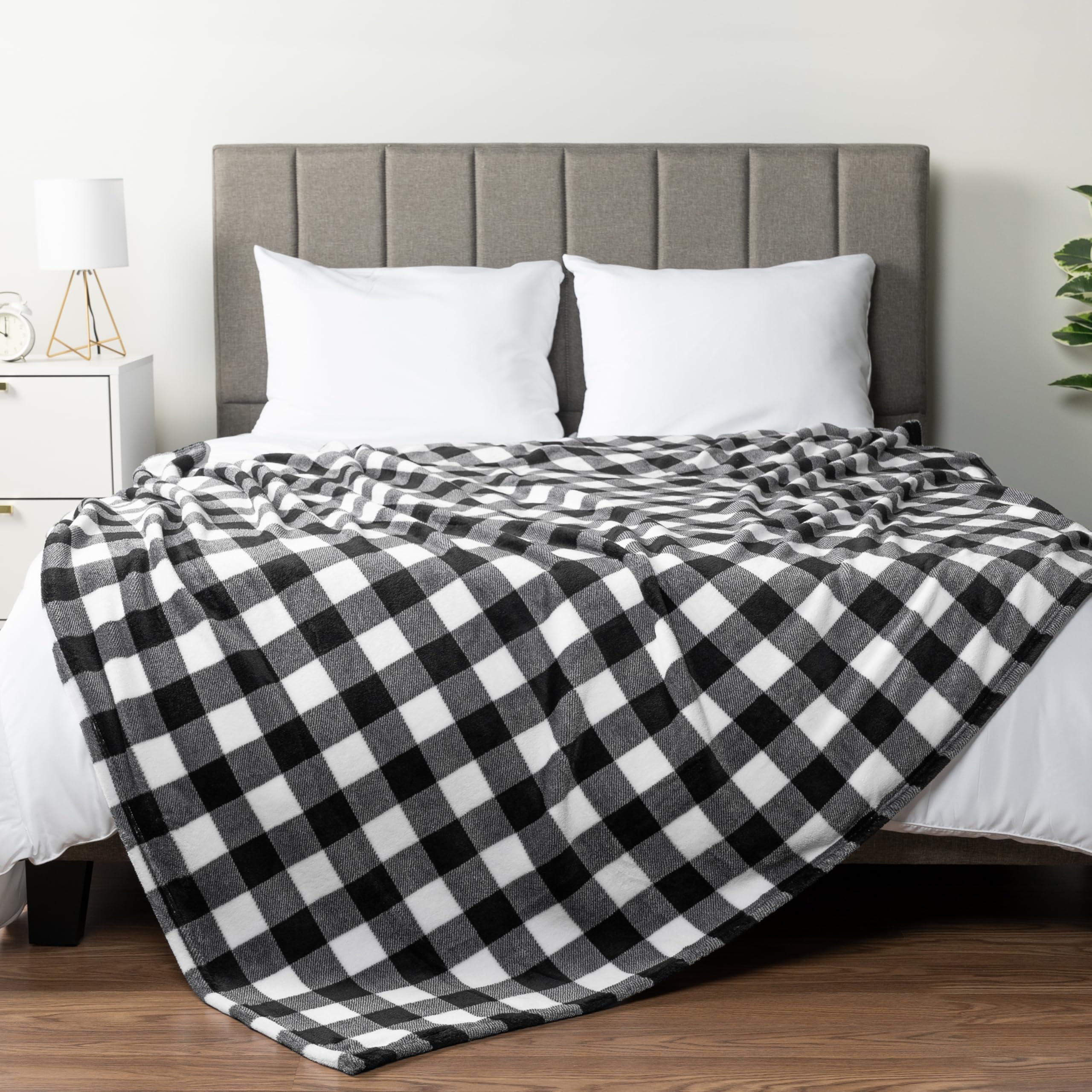 Plaid White/Black 90 x 108 Inches - King