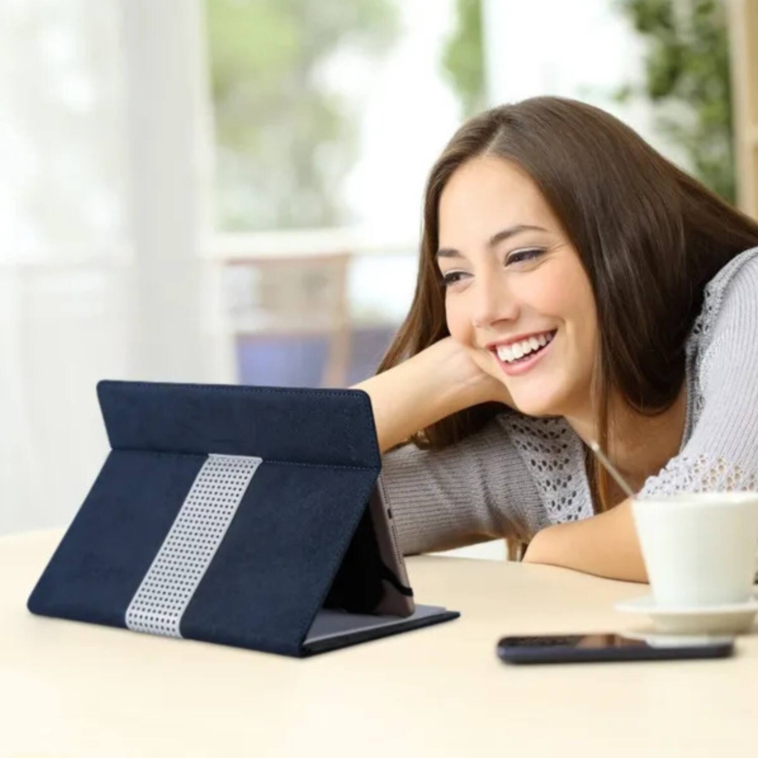 Back. Stock Preferred - Tablet PC Protector Organizer Case for 9.7" Tablets - Navy.