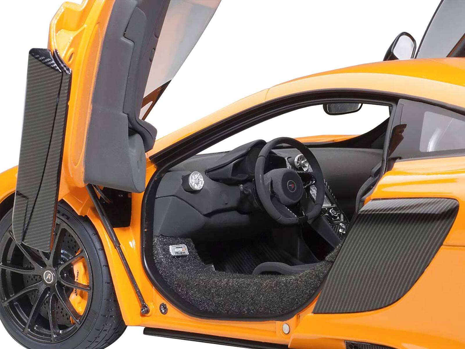 Left. Autoart - Mclaren 675LT Mclaren Orange 1/18 Model Car by Autoart - Mclaren Orange.