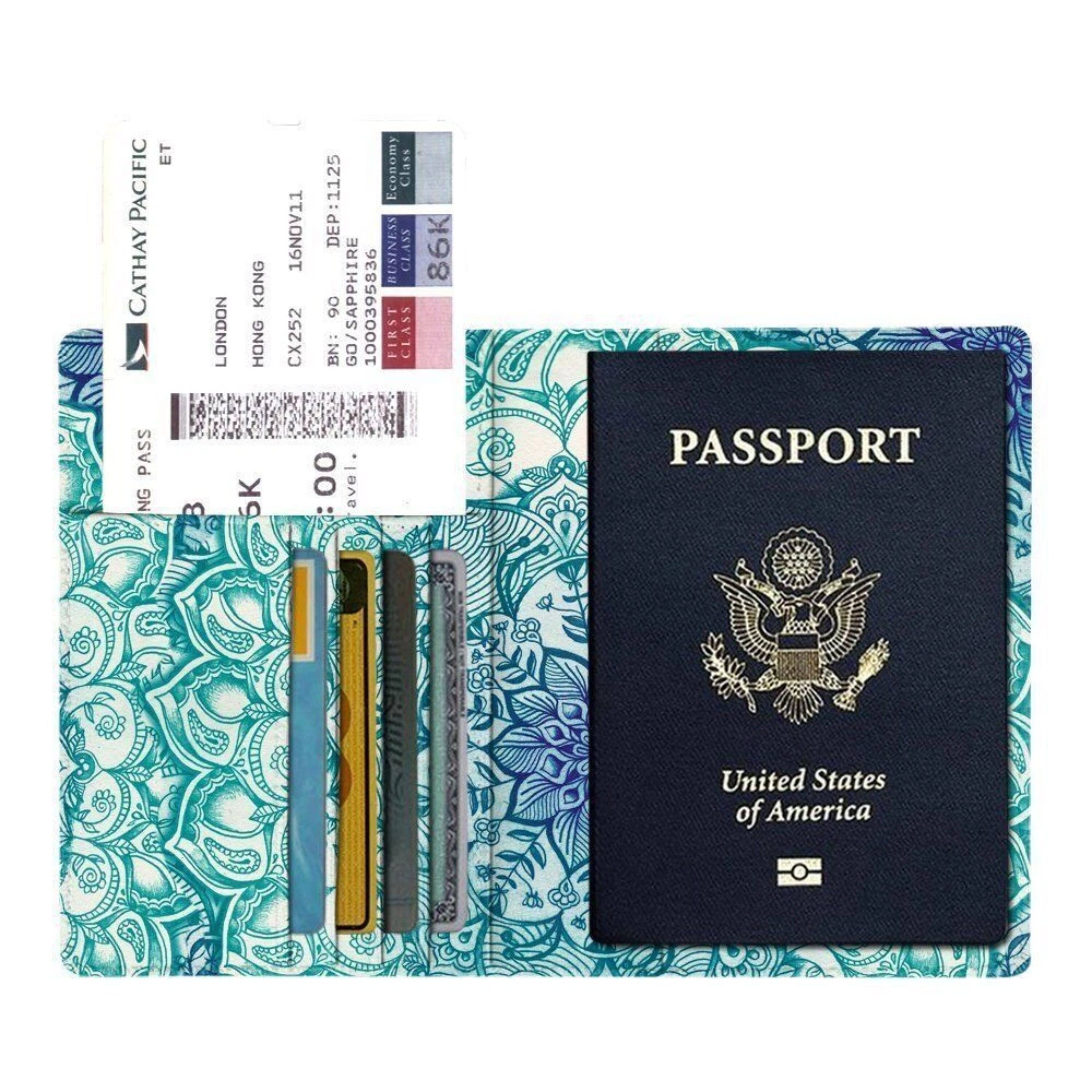 Cathay Pacific  
ET  
LONDON  
HONG KONG  
CX252  
BN 90  
DEP: 1125  
16NOV11  
DEP  
86K  
Economy Class  
GO03398383  
SAPPHIRE  
1000395836  
FIRST CLASS  
00  
1  
86K  
PASSPORT  
United States of America