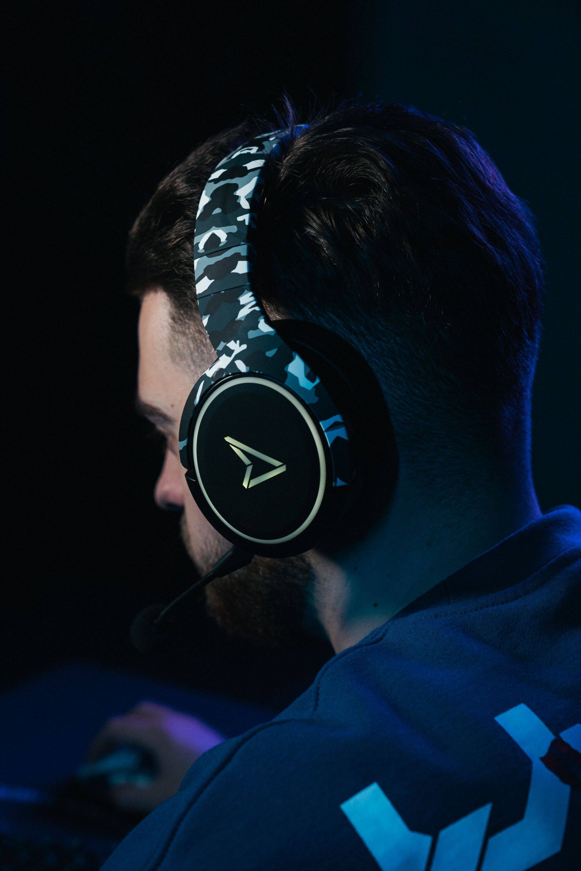 Back. Lexip - Lexip Steelplay Impulse Bluetooth Wireless Gaming Headset - Camo.