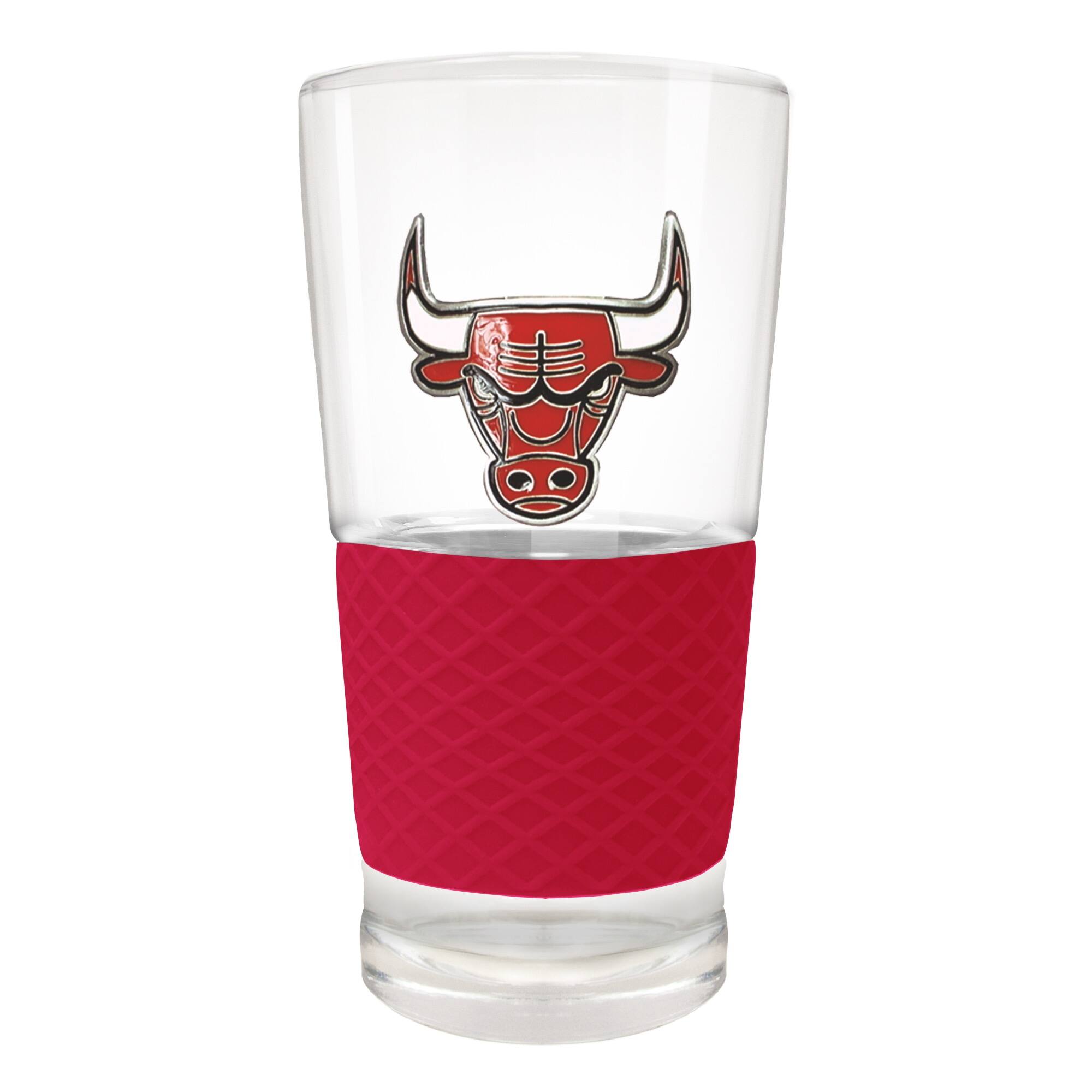 Front. Great American Products - Chicago Bulls 22oz. Pilsner Glass with Silicone Grip - Red.