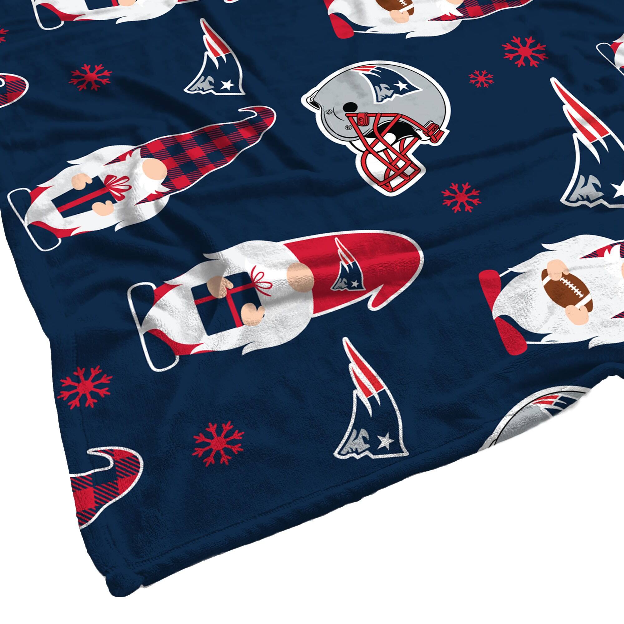 Alt View 1. Pegasus - 60" x 70" Gnome Helmet Blanket - Multicolor.