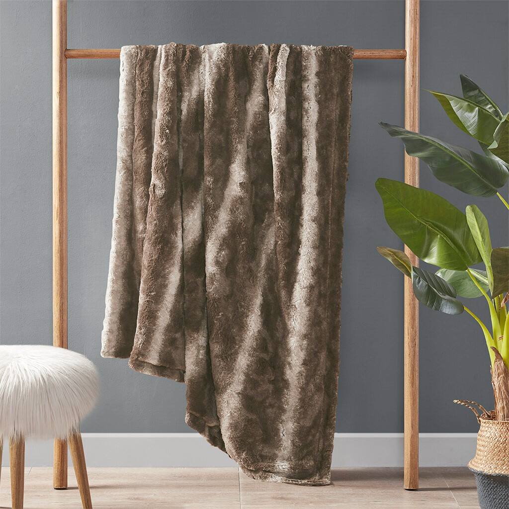 Alt View 2. Gracie Mills - Gracie Mills Shawn Brushed Faux Fur to Mink Oversized Throw - Brown.