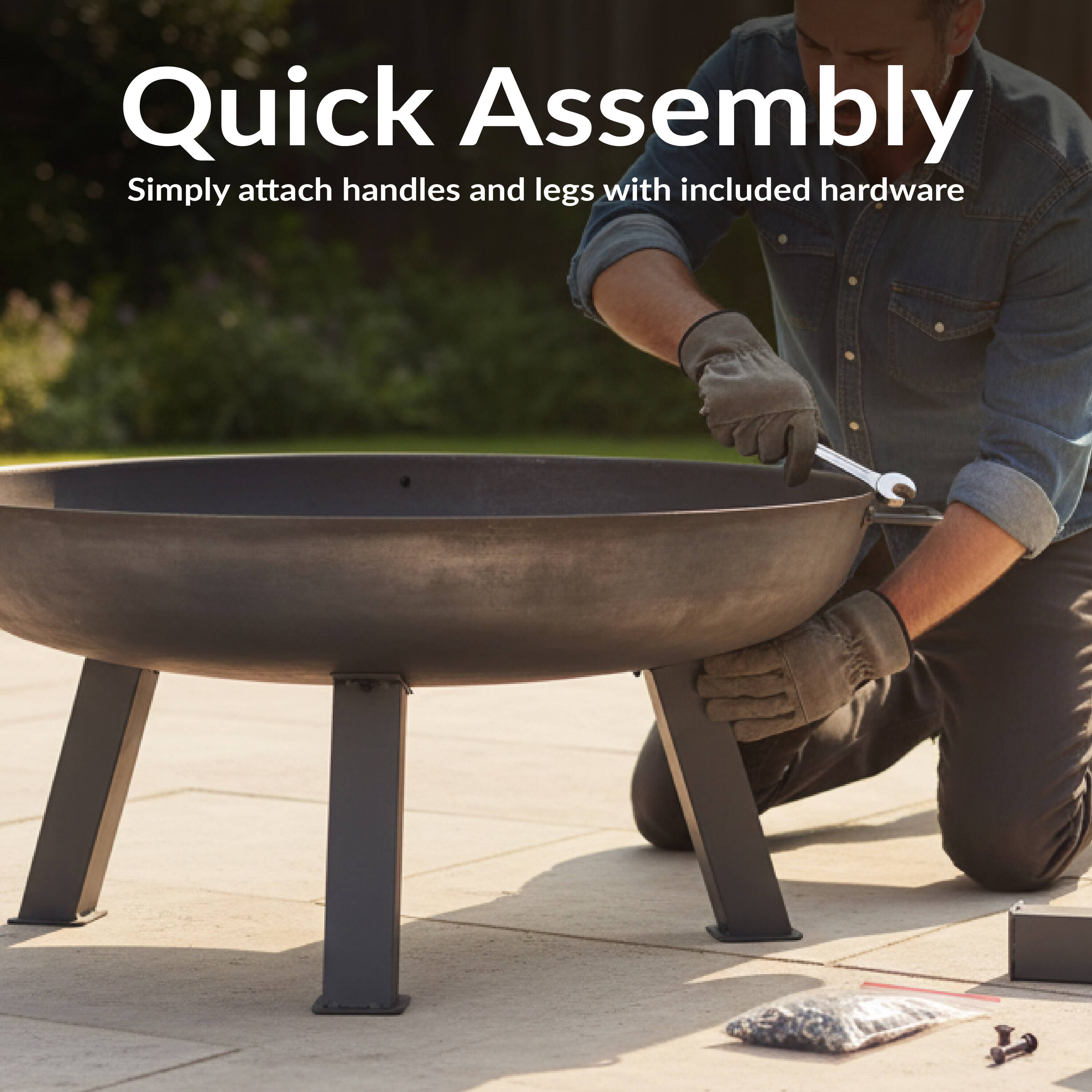 Quick Assembly  
Simply attach handles and legs with included hardware