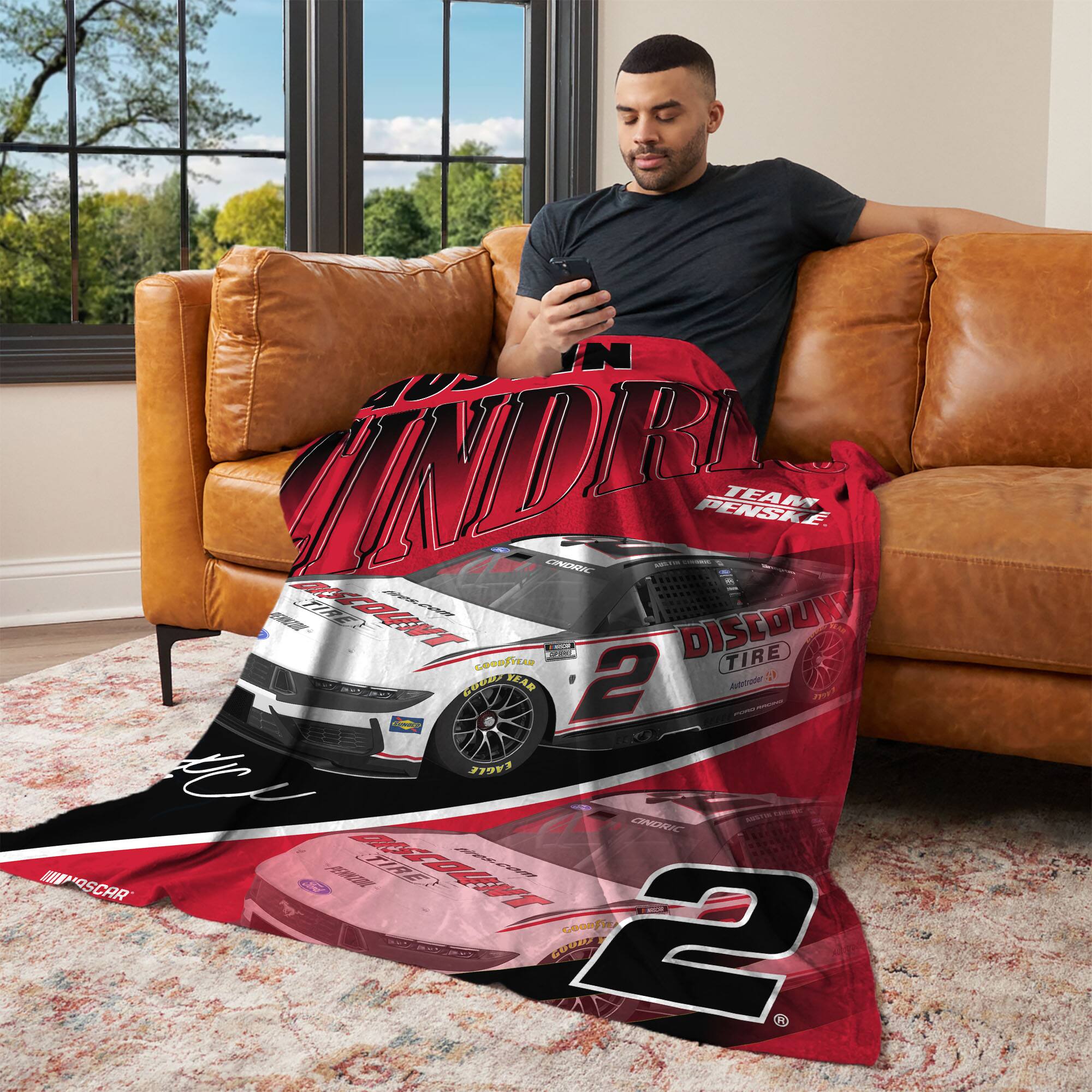 I AM WINDING DOWN WITH PENSKE TEAM E. TIRE OT DISCOUNT TIRE - GOODFIT TIRE YEAR 2 ADVERTISER $ U -O BP EVERETT N ONORIC STE RSCAR OT TIRE CoonEiE 2 O A BUUSO