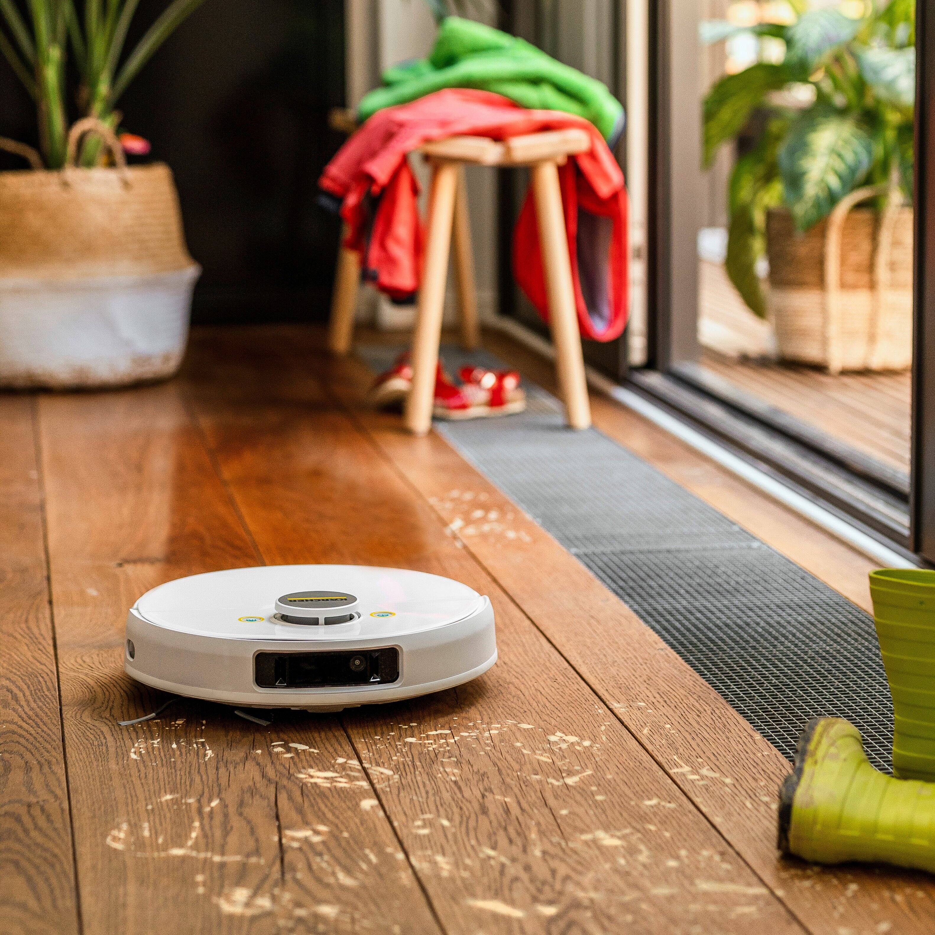 Left. Karcher - RCV 5 Robot Vacuum & Mop: 5000Pa Suction, LiDAR & AI Navigation, Floor Mapping, 140 min Runtime, App Control.