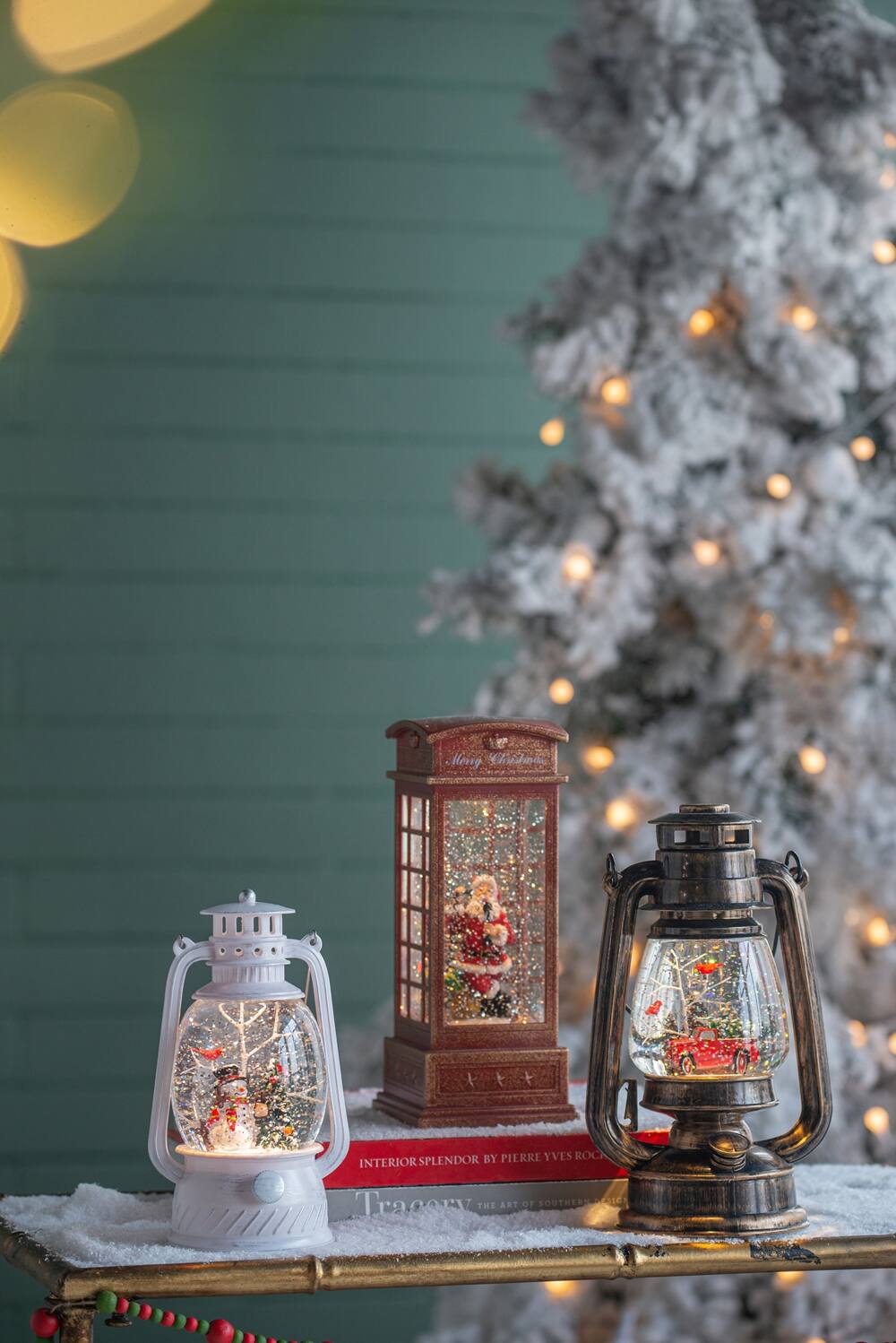 Sure, here is the corrected and grouped text:

---

**INTERIOR SPLENDOR**  
*Tracery of Bouthers*  
*The Art of Southern Living*  
*by Pierre Yves Rochefort*  

---

**Merry Christmas**  
*Inside the lantern*