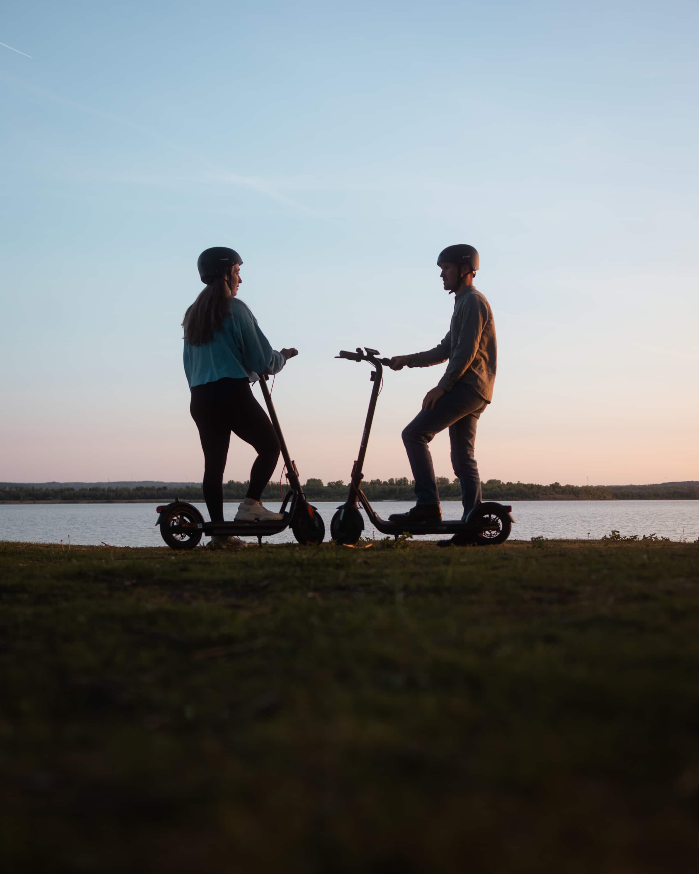 Alt View 14. NAVEE - V40i Electric Scooter w/25 mi Max Operating Range & 20 mph Max Speed - Black.