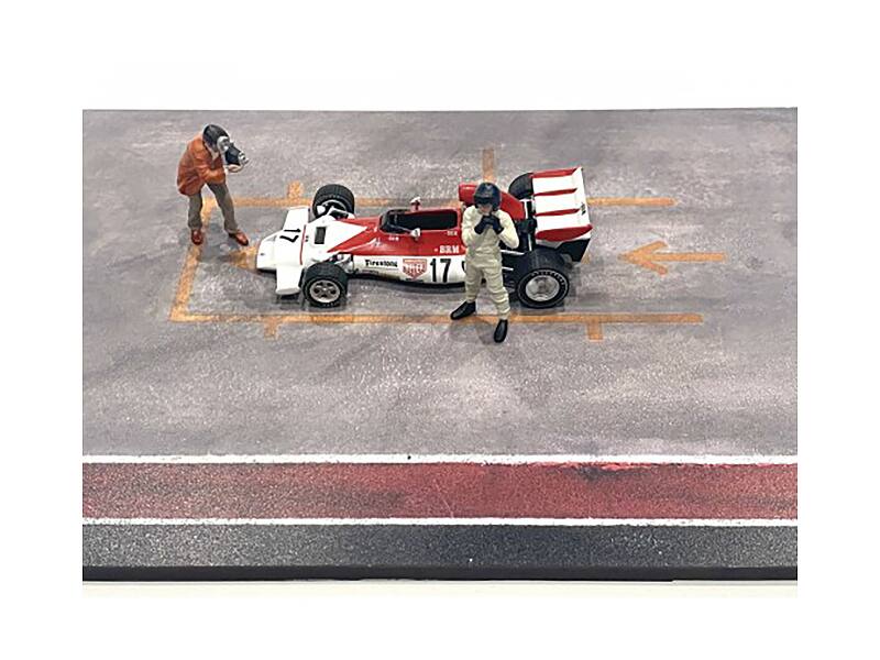 Angle. American Diorama - "Race Day" Two Diecast Figures Set 2 for 1/43 Scale Models by American Diorama - Multi.