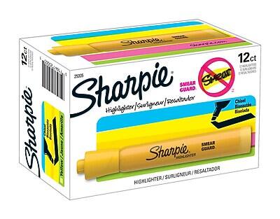 Sure, here is the corrected and grouped text from the image:

**Brand:**
- Sharpie

**Product:**
- Highlighter/Surligneur/Resaltador

**Features:**
- SmeaR GUARD
- 12ct
- 12 Highlighters
- 12 Surligneurs
- 12 Resaltadores

**Colors:**
- Yellow/Amarillo
- Pink/Rosado
- Blue/Azul
- Green/Verde
- Orange/Anaranjado
- Pink/Rosado
- Yellow/Amarillo
- Blue/Azul
- Green/Verde
- Orange/Anaranjado
- Pink/Rosado
- Yellow/Amarillo

**Additional Information:**
- Chisel/Biselada
- Biselada
- SmeaR GUARD

**Barcode:**
- 25005

**Text on the Highlighter:**
- Sharpie
- SmeaR GUARD

**Text on the Box:**
- Sharpie
- Highlighter/Surligneur/Resaltador
- SmeaR GUARD
- 12ct
- 1