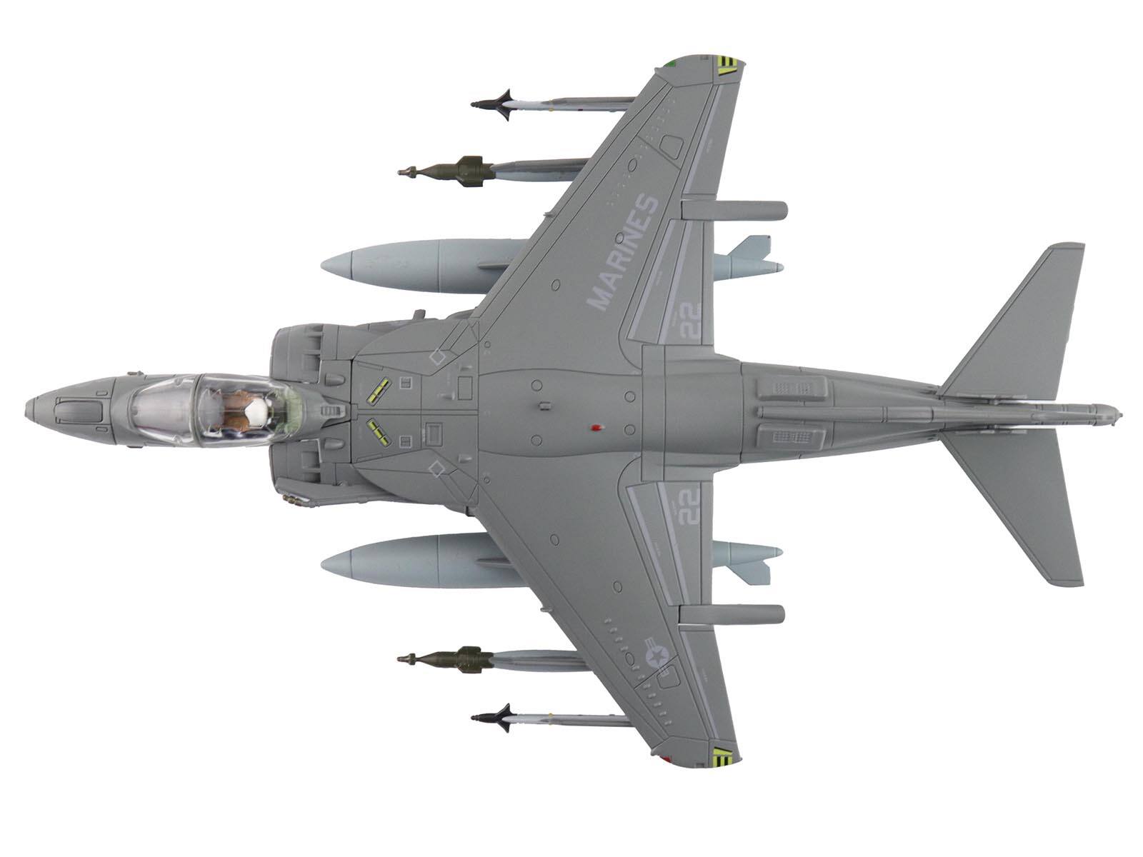 Left. Hobby Master - McDonnell Douglas AV-8B Plus Harrier II "163879 VMA-211" 2013 USMC "Air Power Series" 1/72 - Grey.