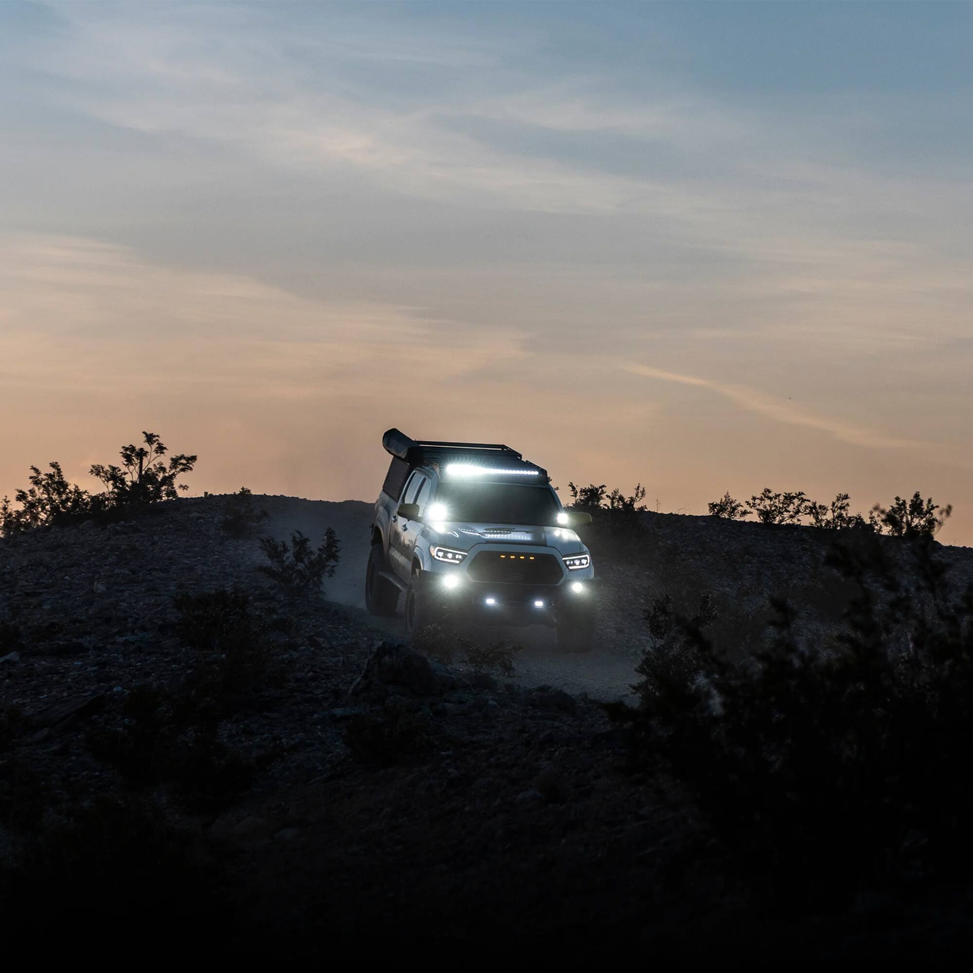 Alt View 5. Stinger - HEXCORE 40” Universal Off-Road Curved LED Light Bar, Amber/White Flood & Spot Combo Beam for Cars, Trucks, Jeeps, UTVs - Black.